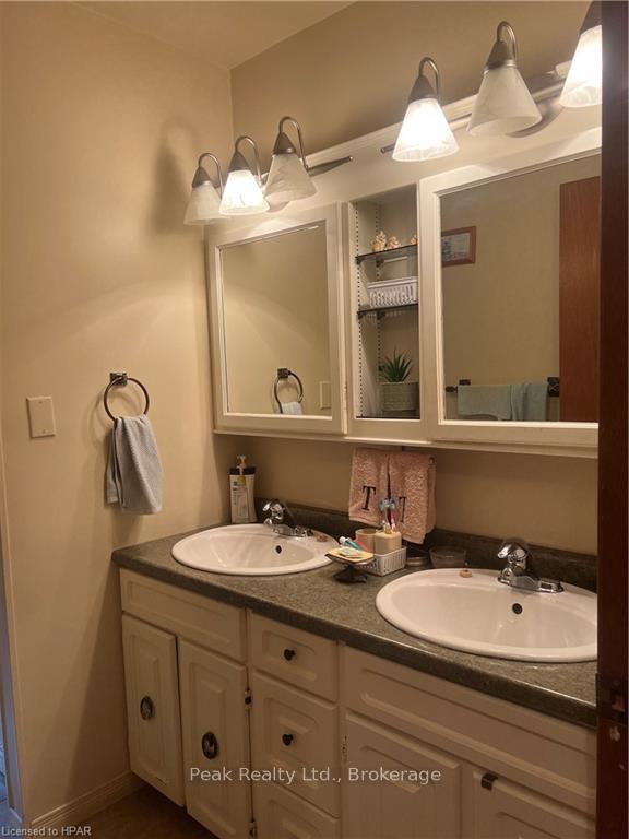Photo 39 of 734 Josephine Street N, North Huron, Wingham — HOMEH