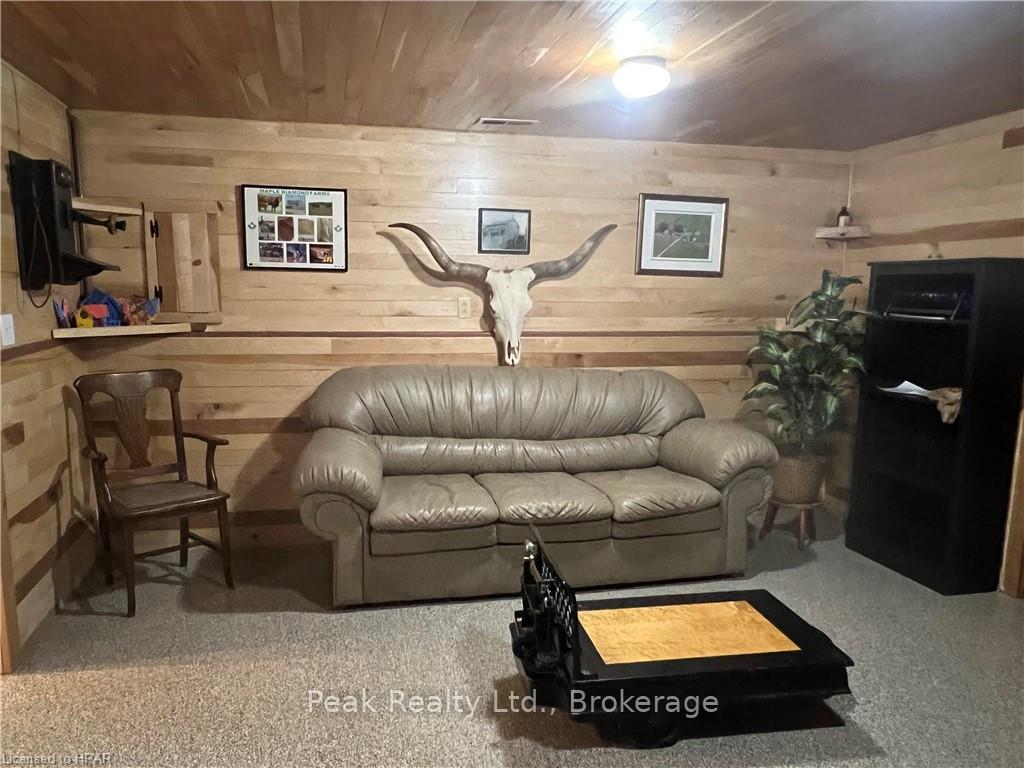 Photo 43 of 734 Josephine Street N, North Huron, Wingham — HOMEH