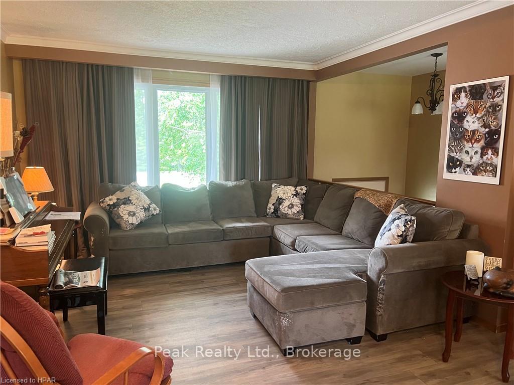 Photo 45 of 734 Josephine Street N, North Huron, Wingham — HOMEH