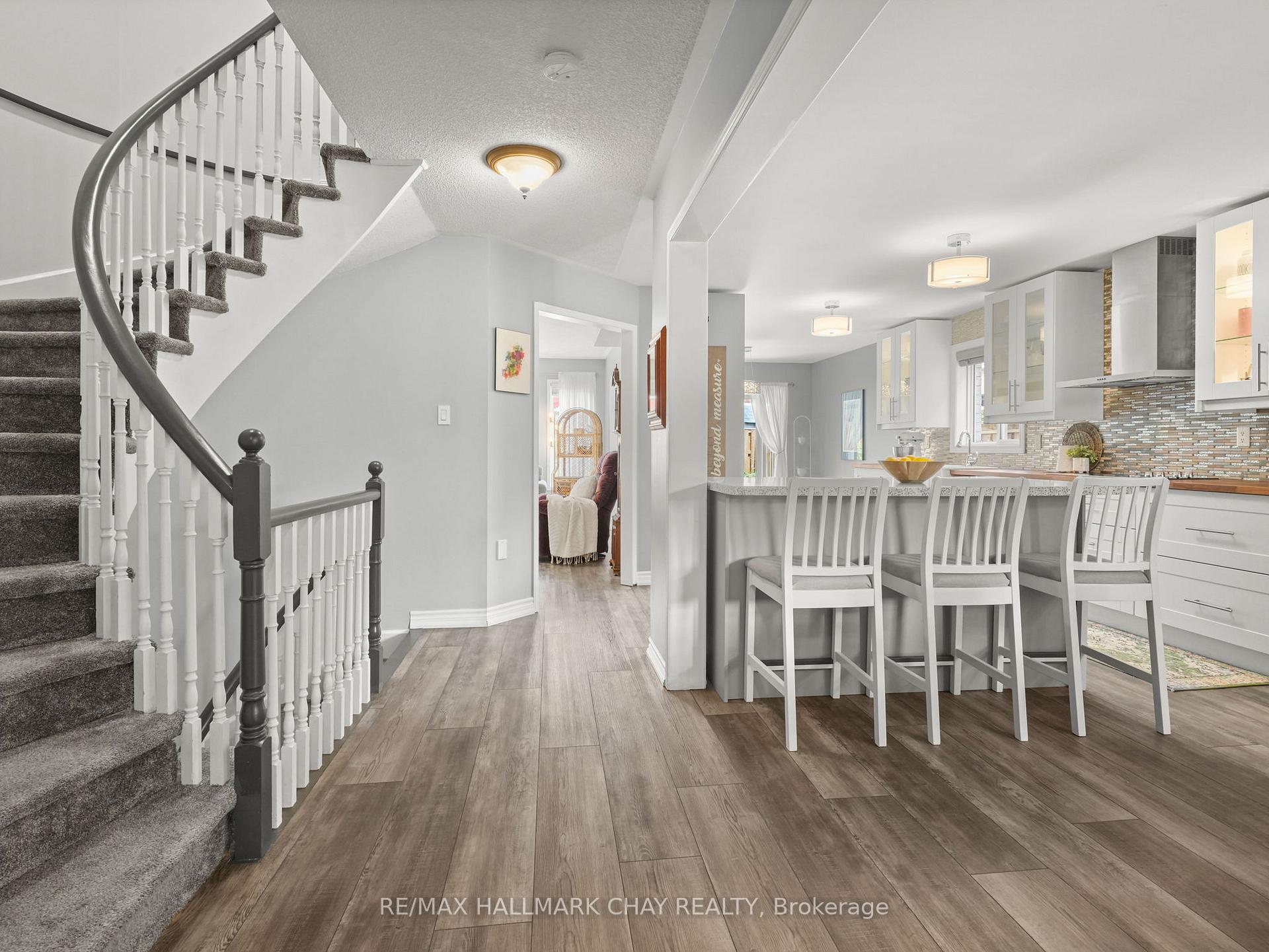 Photo 8 of 108 Henderson Crescent, New Tecumseth, Alliston — HOMEH
