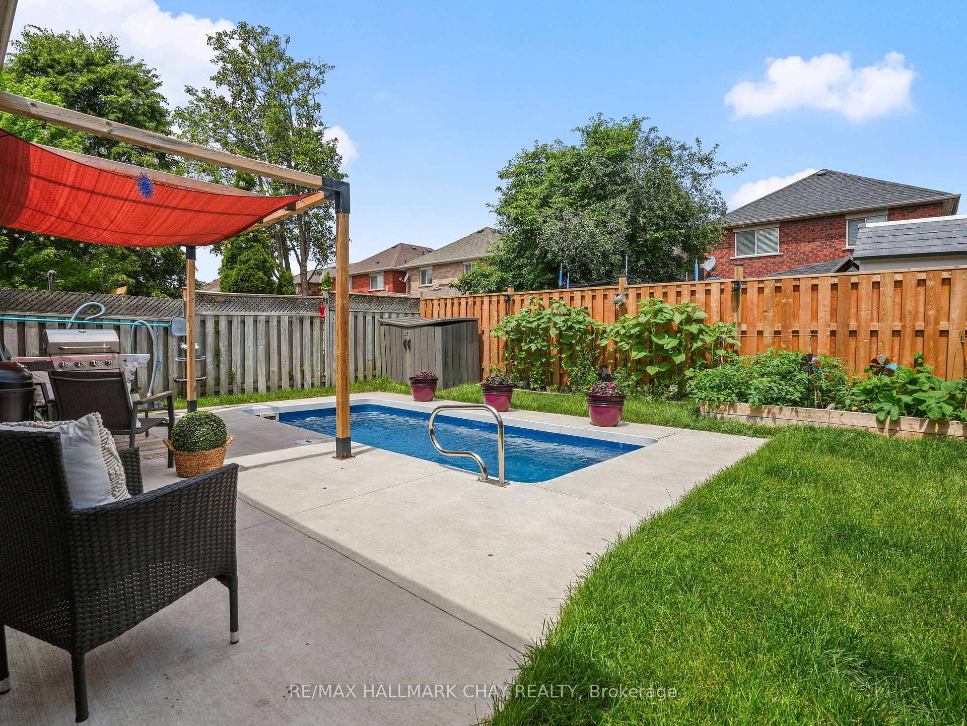 Photo 40 of 108 Henderson Crescent, New Tecumseth, Alliston — HOMEH