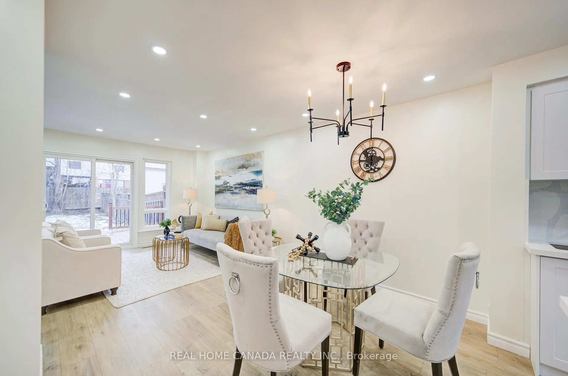Photo 5 of 1088 Venus Crescent, Oshawa, Lakeview — HOMEH