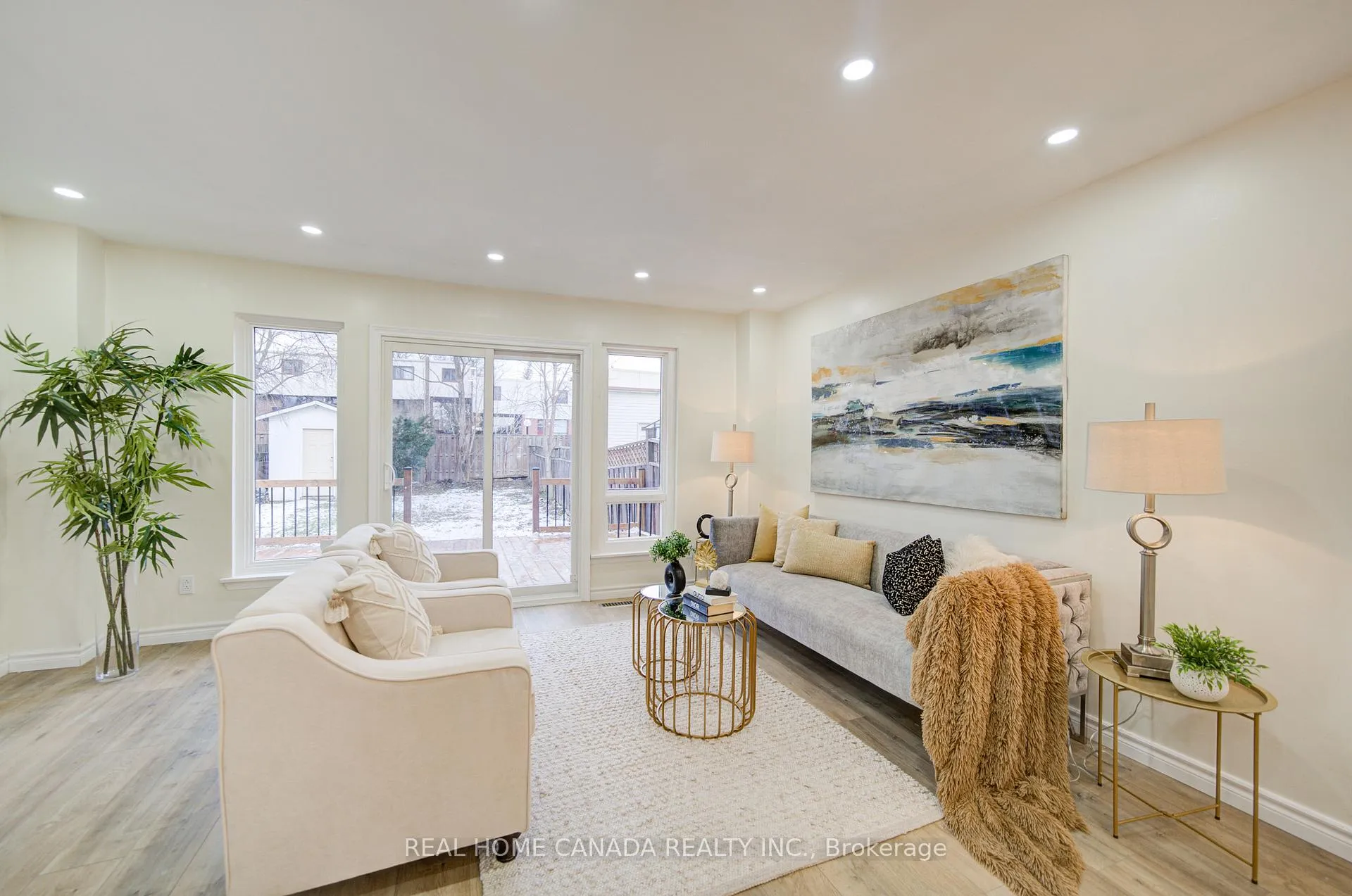 Photo 8 of 1088 Venus Crescent, Oshawa, Lakeview — HOMEH