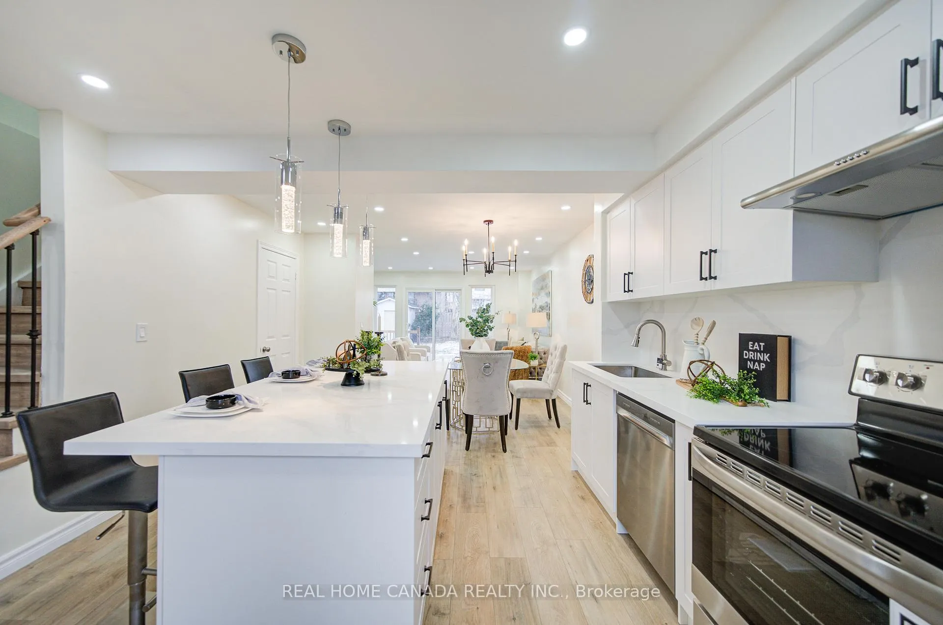 Photo 12 of 1088 Venus Crescent, Oshawa, Lakeview — HOMEH
