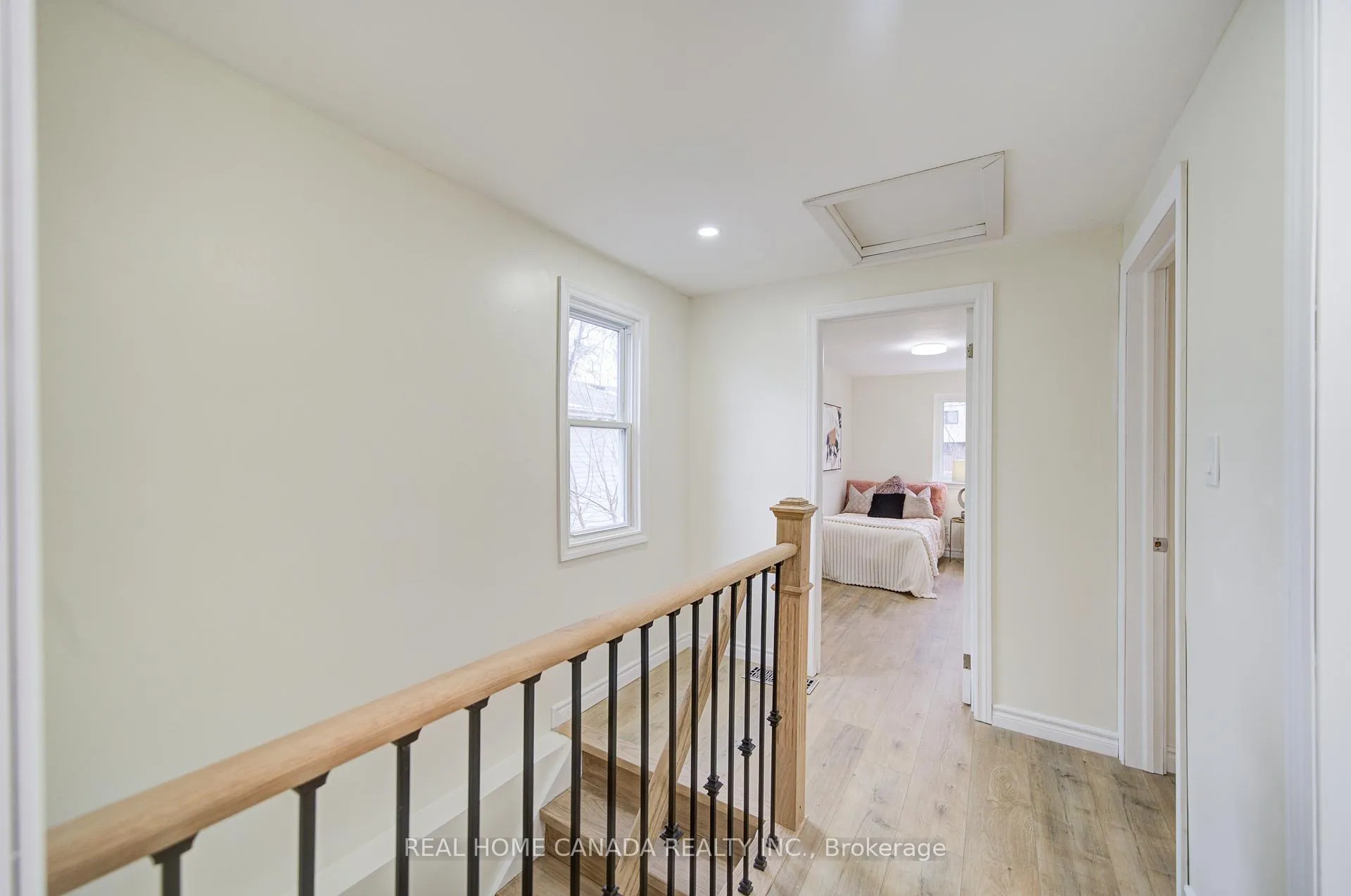 Photo 20 of 1088 Venus Crescent, Oshawa, Lakeview — HOMEH