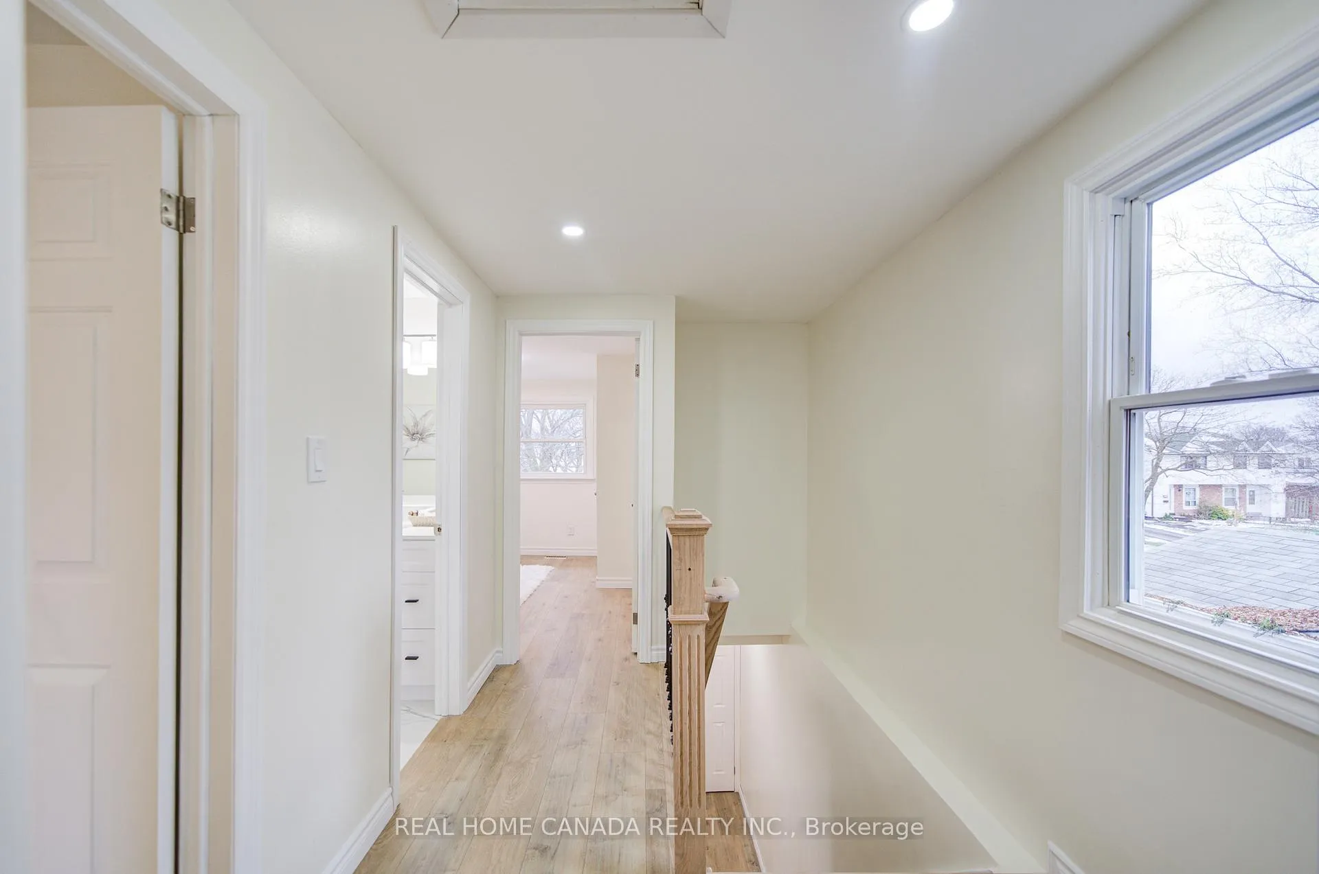 Photo 21 of 1088 Venus Crescent, Oshawa, Lakeview — HOMEH