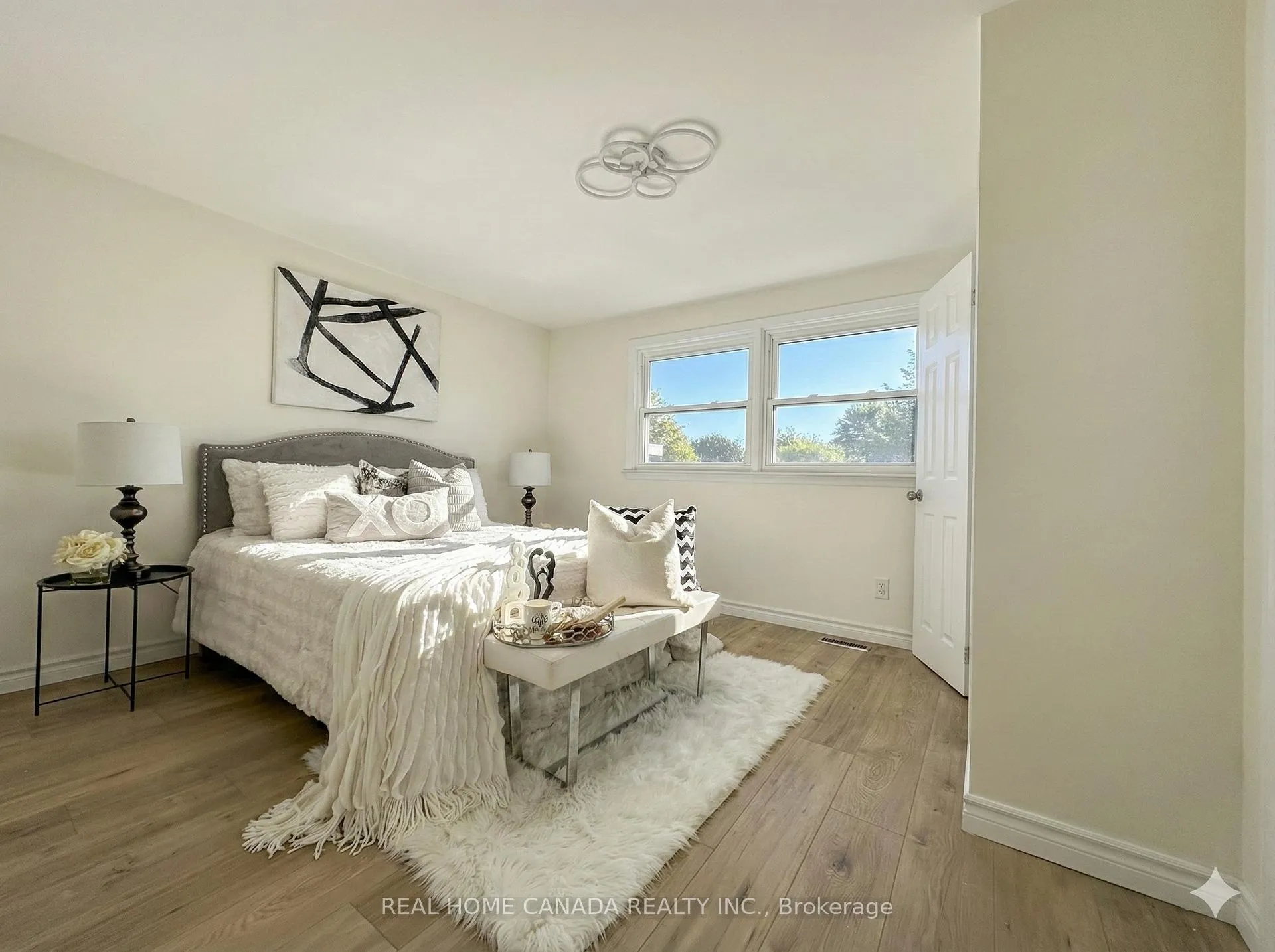 Photo 22 of 1088 Venus Crescent, Oshawa, Lakeview — HOMEH