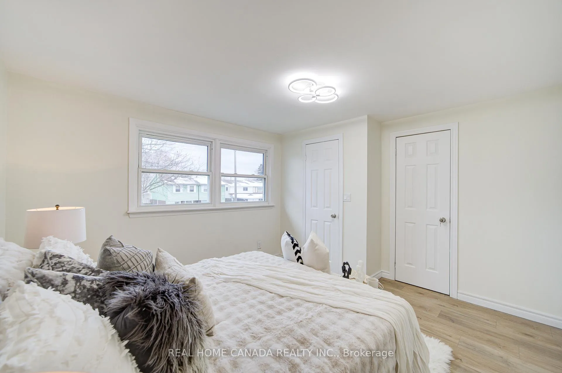 Photo 23 of 1088 Venus Crescent, Oshawa, Lakeview — HOMEH