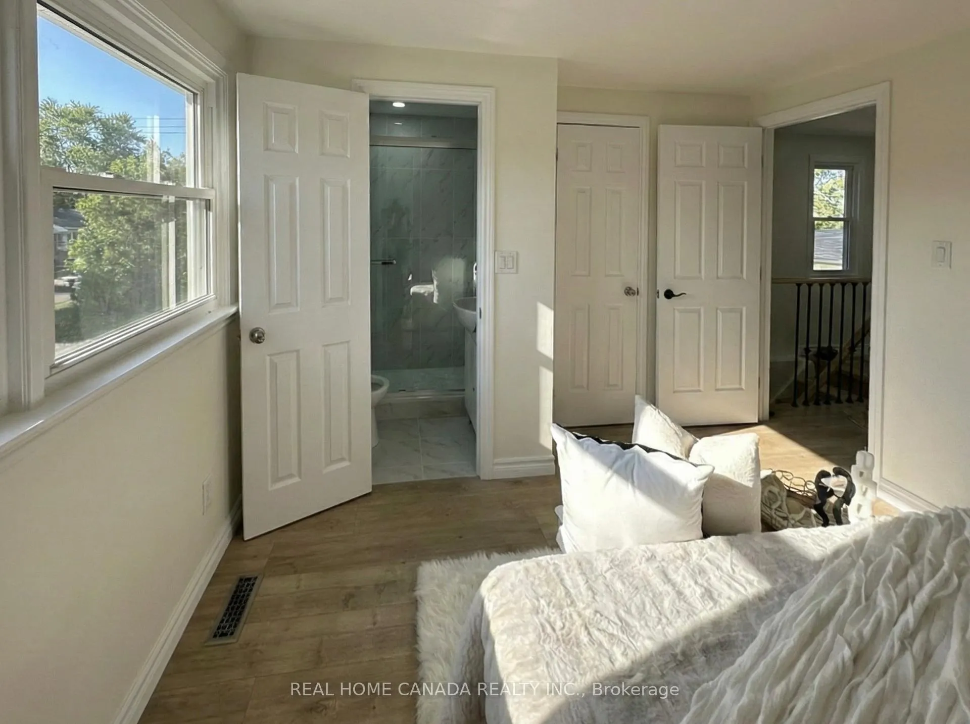 Photo 24 of 1088 Venus Crescent, Oshawa, Lakeview — HOMEH