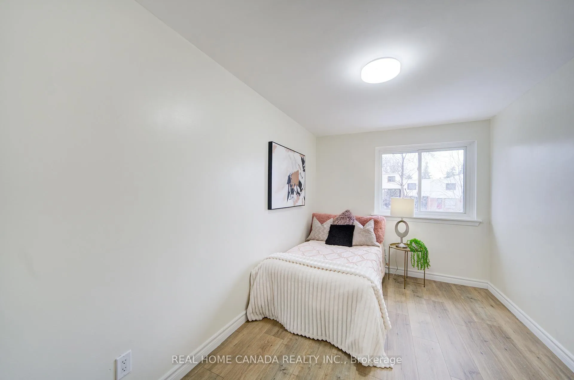 Photo 29 of 1088 Venus Crescent, Oshawa, Lakeview — HOMEH