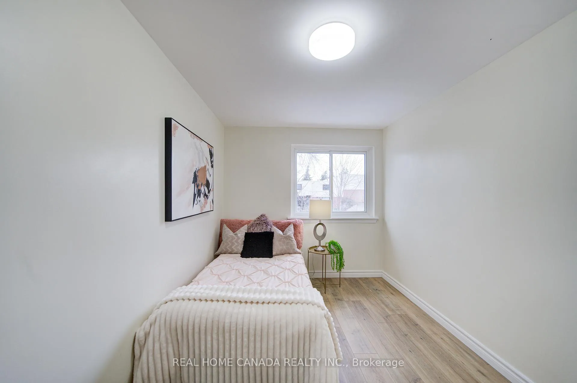 Photo 30 of 1088 Venus Crescent, Oshawa, Lakeview — HOMEH