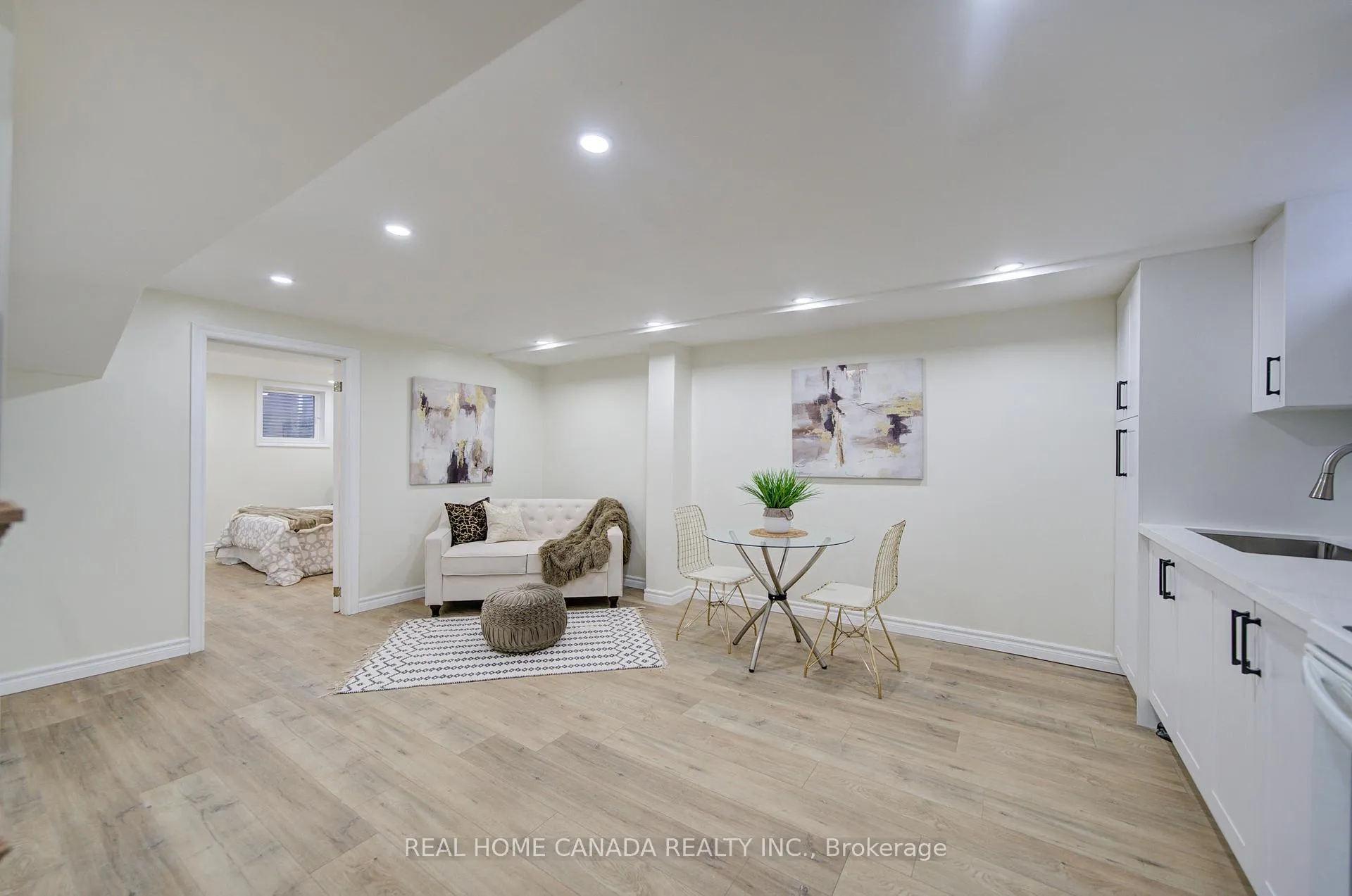 Photo 32 of 1088 Venus Crescent, Oshawa, Lakeview — HOMEH