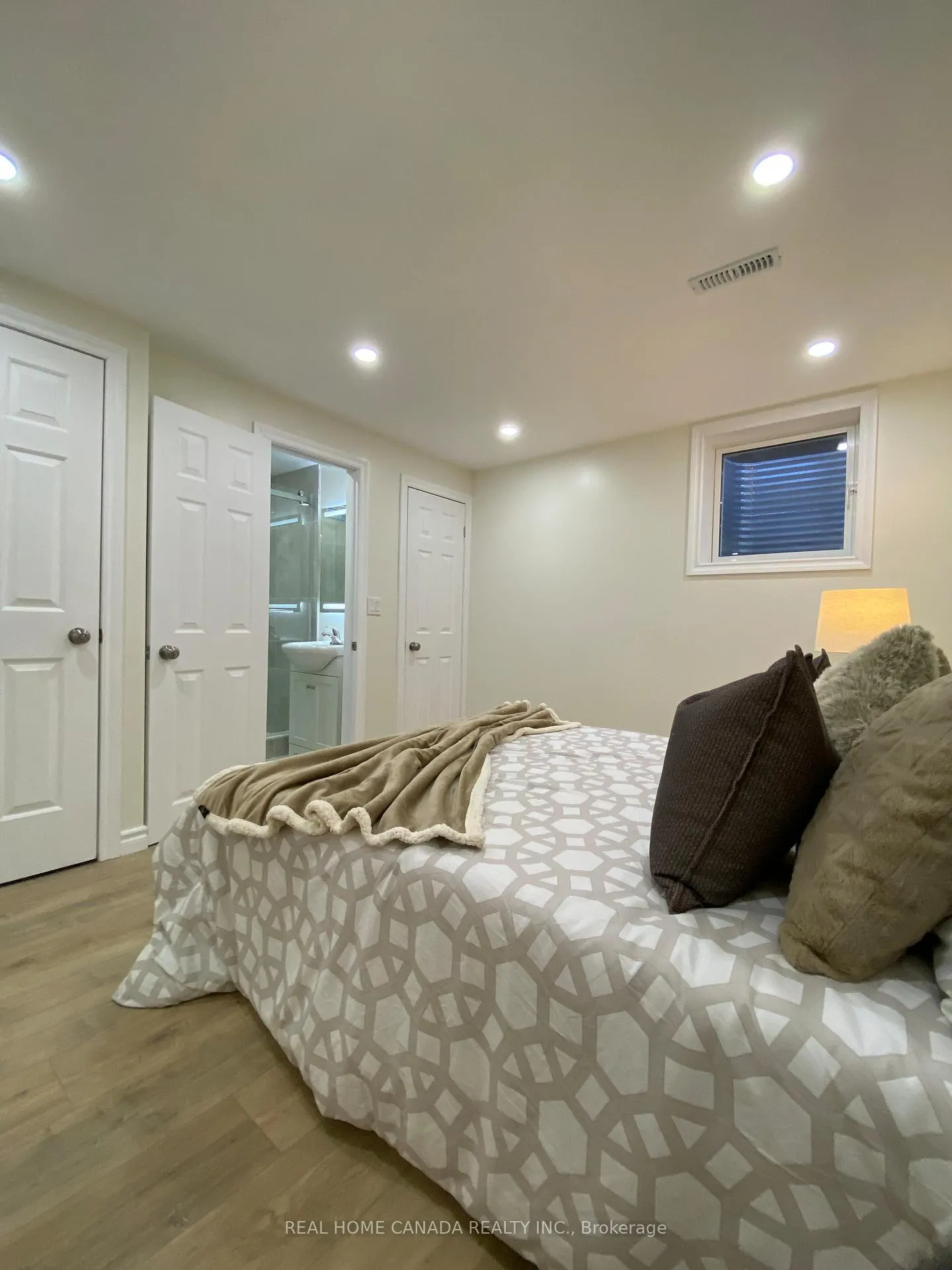 Photo 38 of 1088 Venus Crescent, Oshawa, Lakeview — HOMEH