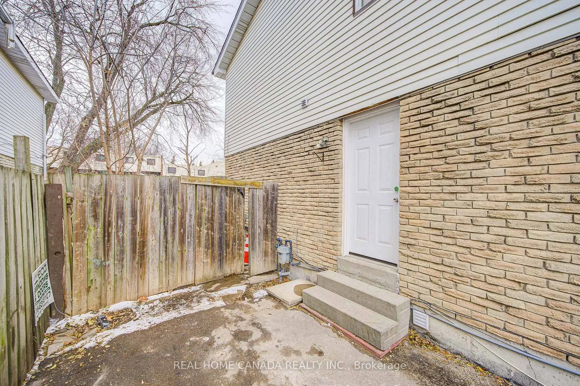 Photo 45 of 1088 Venus Crescent, Oshawa, Lakeview — HOMEH