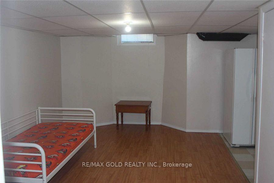 Photo 2 of Unit Lower, 304 Wallenberg Crescent, Mississauga, Creditview — HOMEH