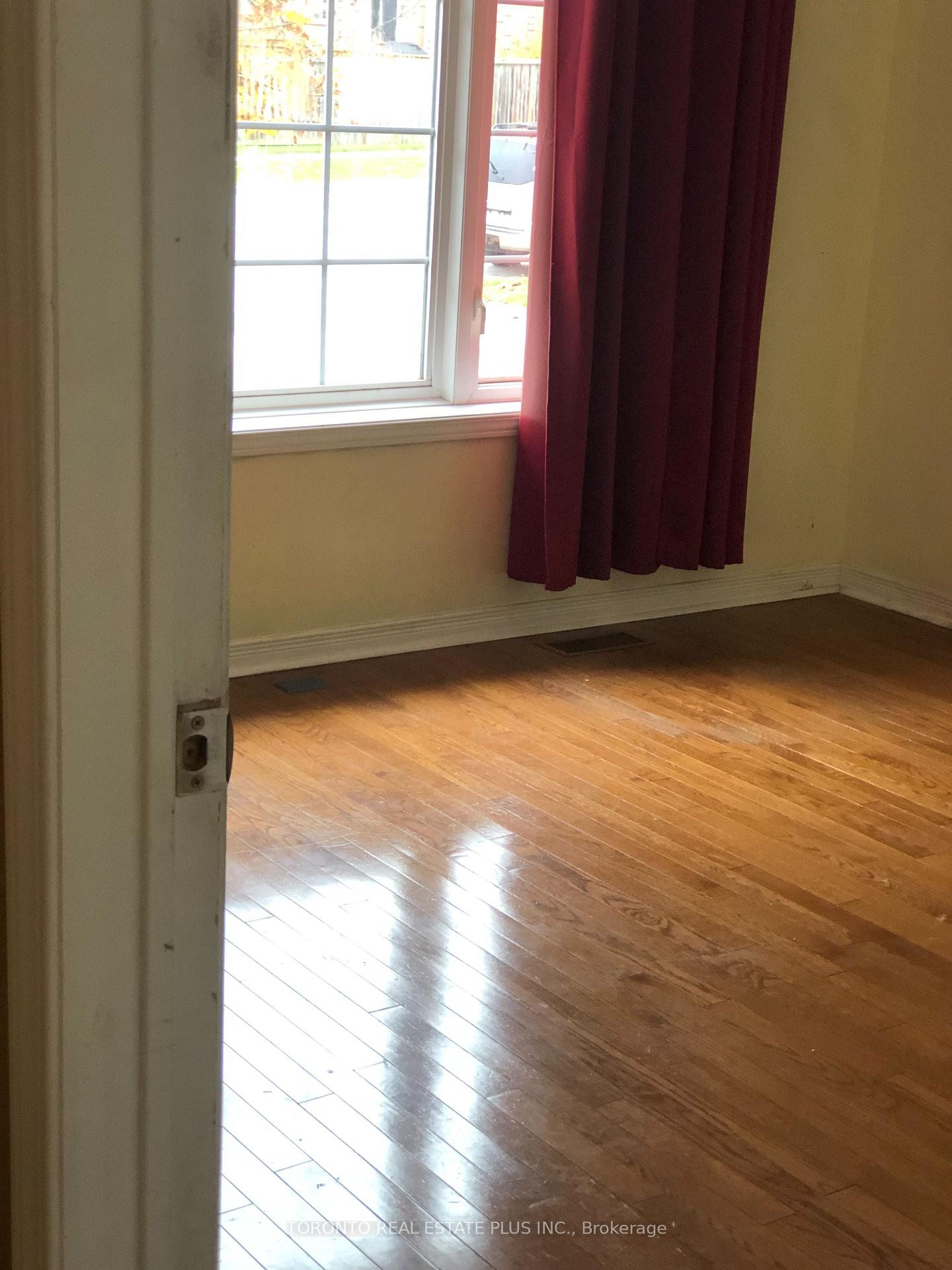 Photo 11 of 3188 Monarch Drive, Orillia — HOMEH