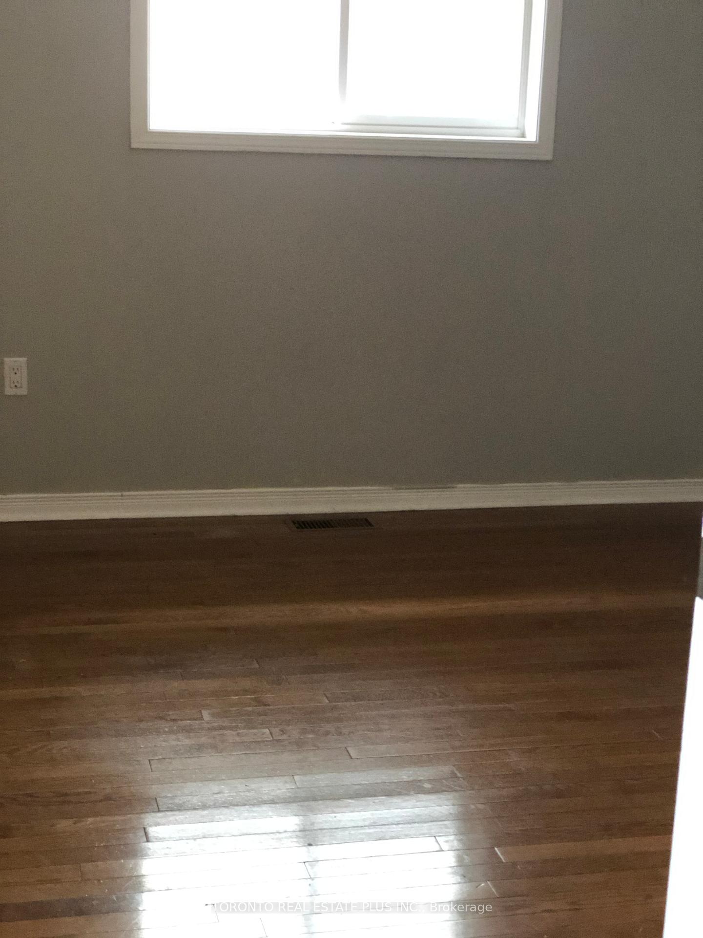 Photo 15 of 3188 Monarch Drive, Orillia — HOMEH