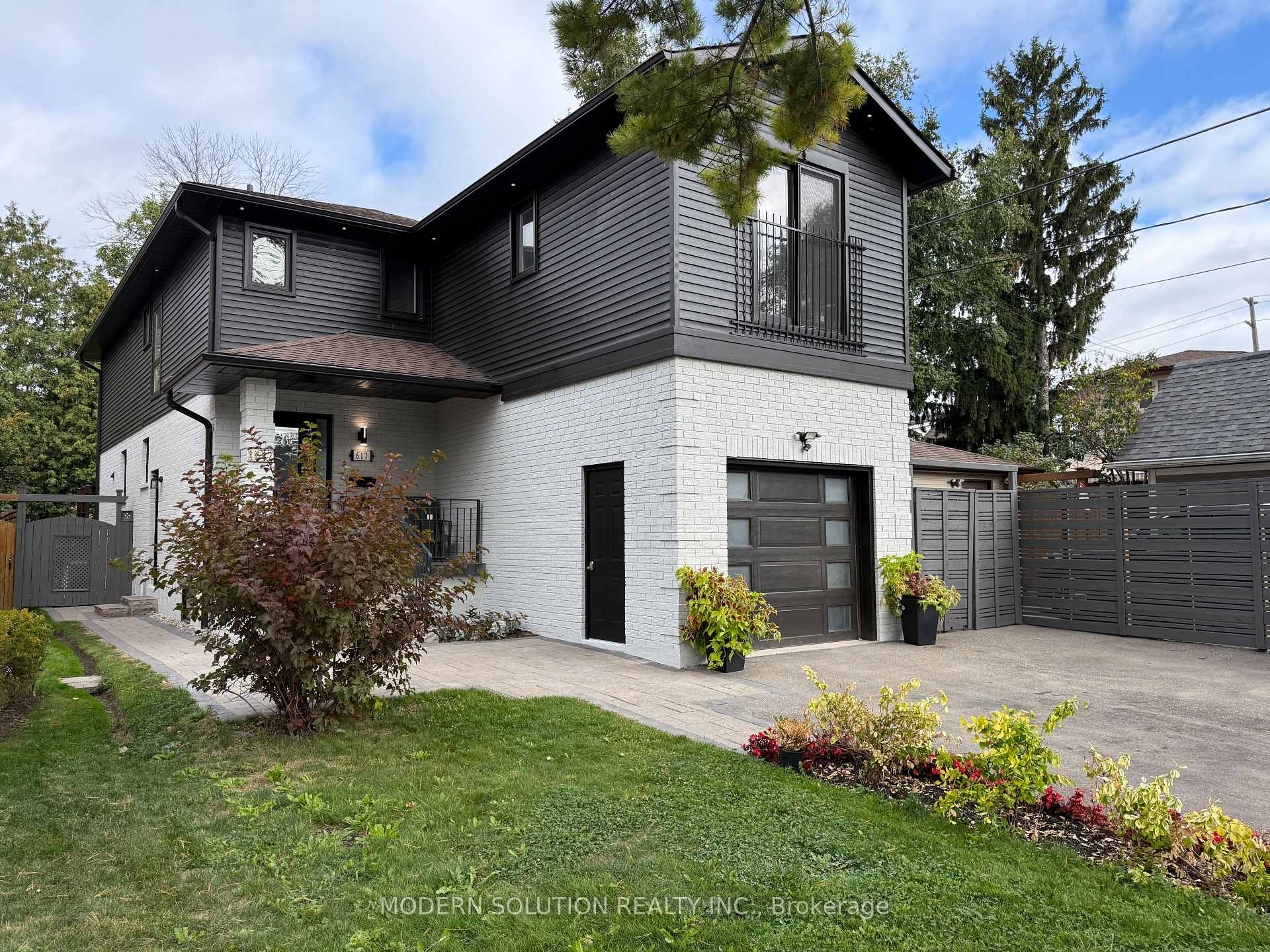 Front of 617 Curzon Avenue