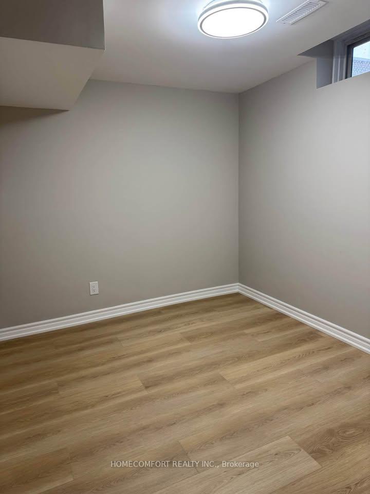 Photo 8 of 10 Ivan Daniels Drive, Markham, Middlefield — HOMEH
