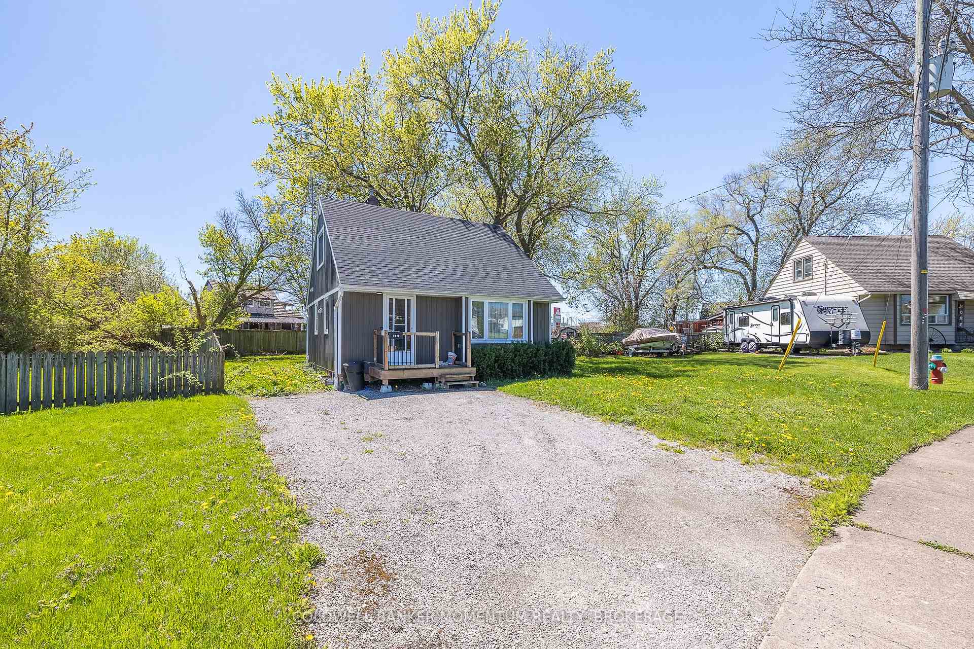 Photo 2 of 5412 Houck Drive, Niagara Falls, Cherrywood — HOMEH
