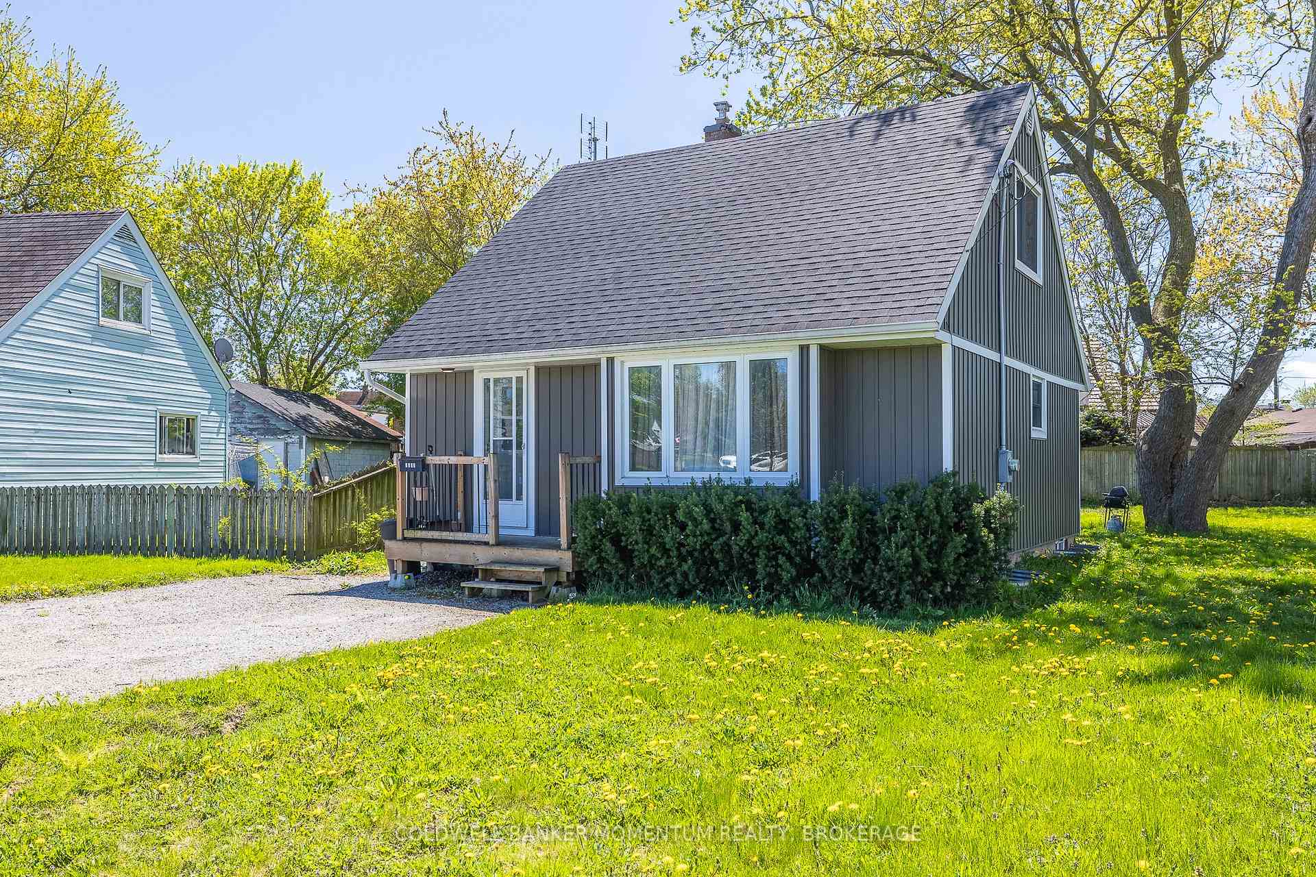 Photo 4 of 5412 Houck Drive, Niagara Falls, Cherrywood — HOMEH