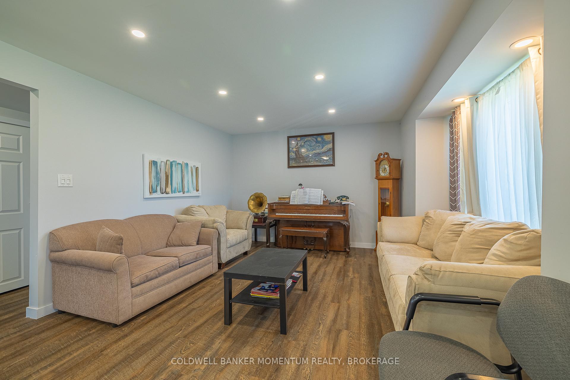 Photo 8 of 5412 Houck Drive, Niagara Falls, Cherrywood — HOMEH