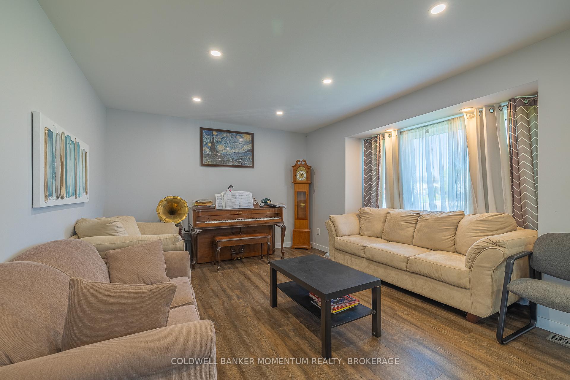 Photo 9 of 5412 Houck Drive, Niagara Falls, Cherrywood — HOMEH