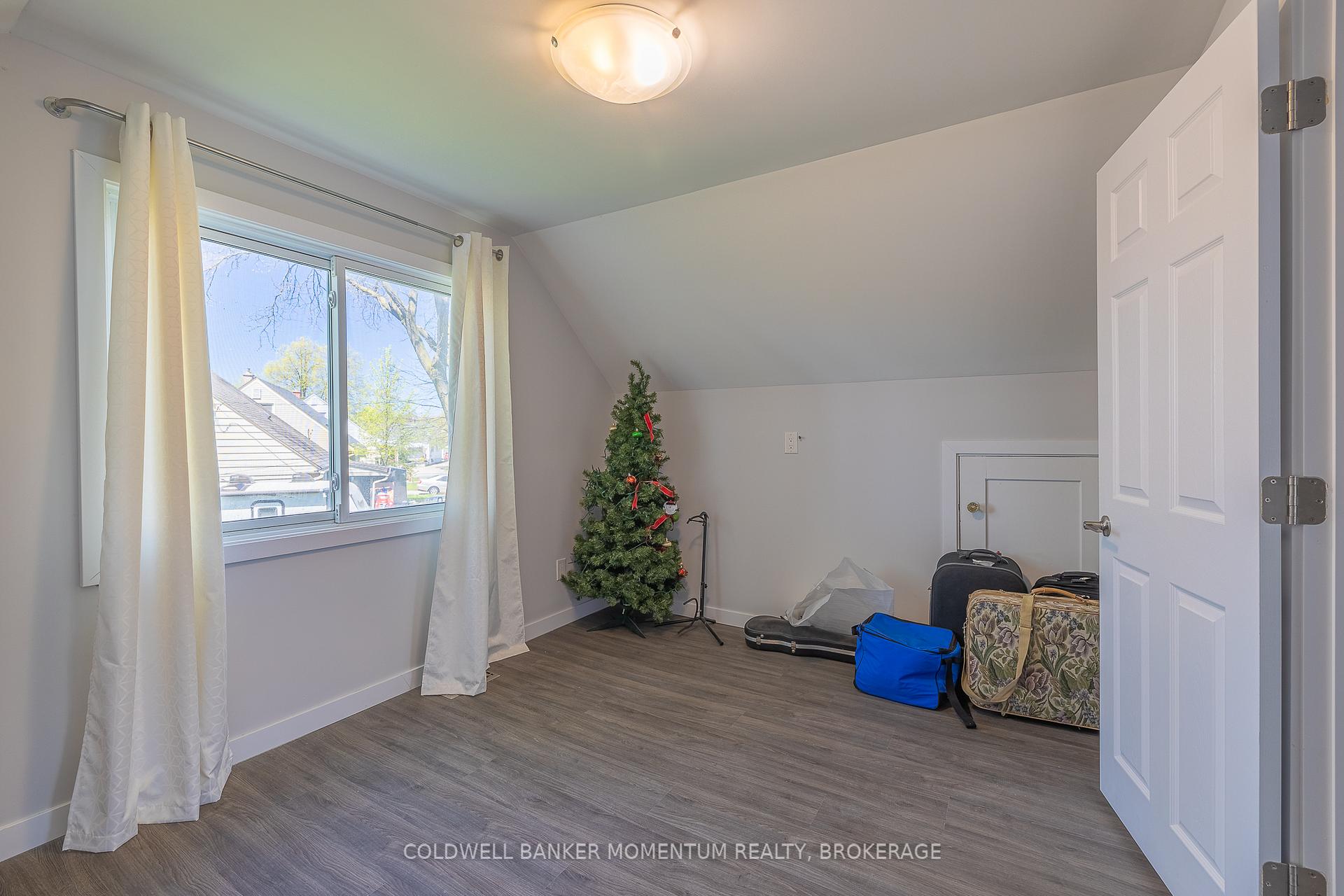 Photo 23 of 5412 Houck Drive, Niagara Falls, Cherrywood — HOMEH