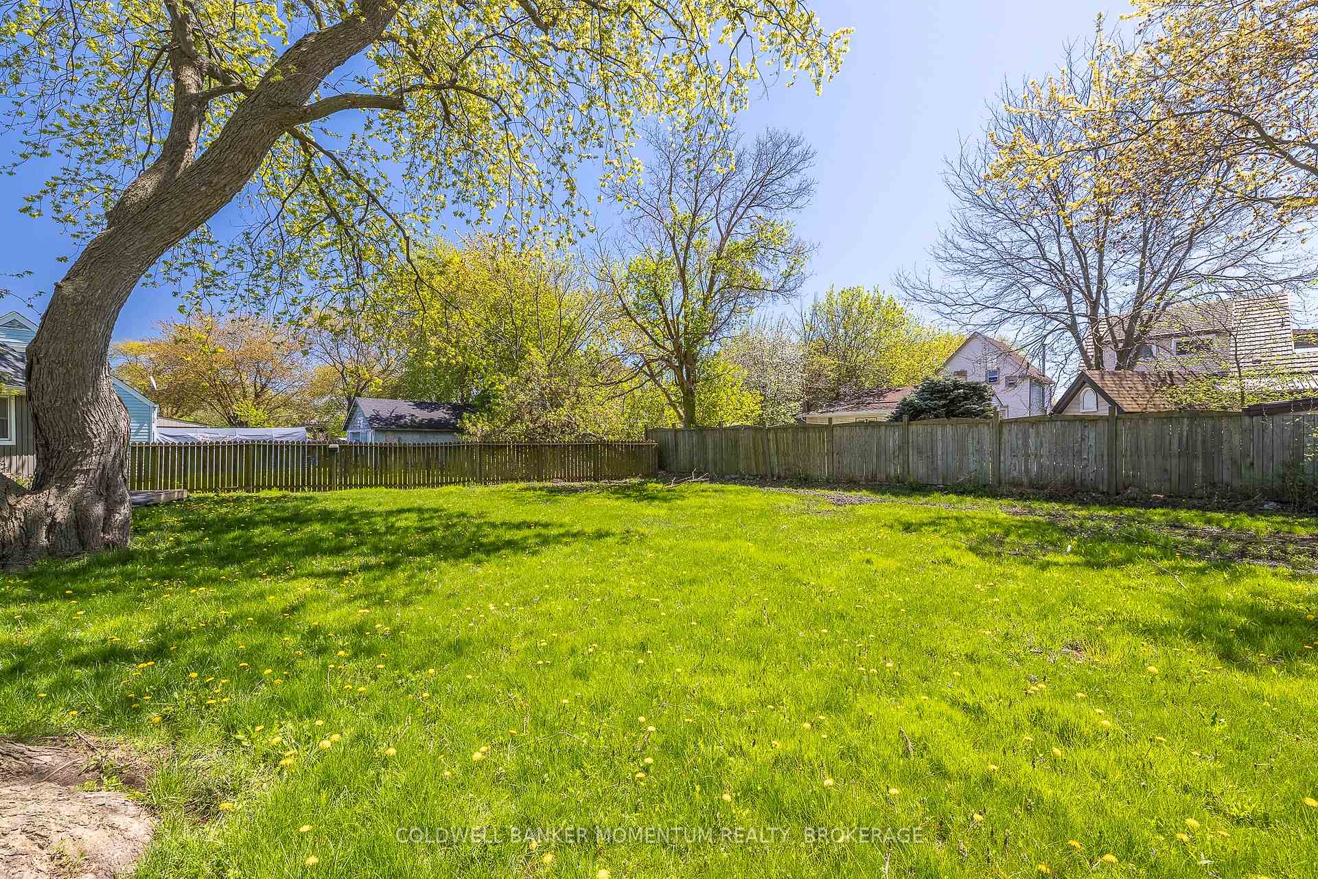 Photo 33 of 5412 Houck Drive, Niagara Falls, Cherrywood — HOMEH