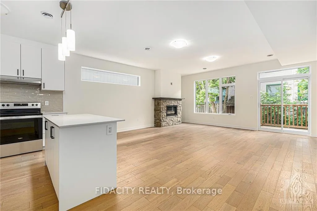 Photo 4 of 634 Hochelaga Street, Ottawa, Carson Meadows — HOMEH