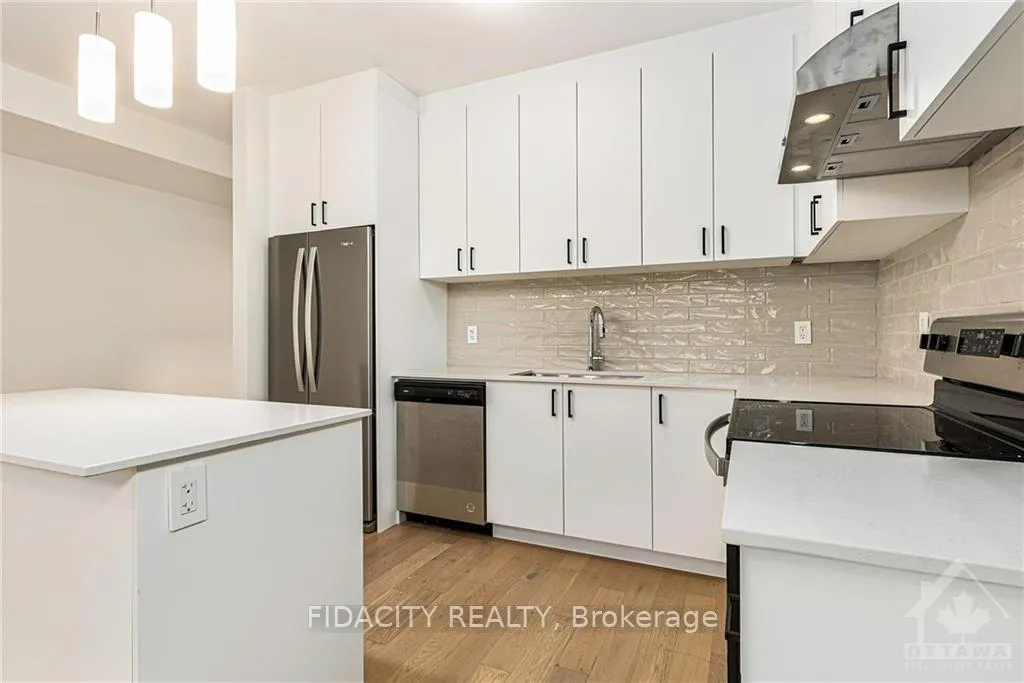 Photo 6 of 634 Hochelaga Street, Ottawa, Carson Meadows — HOMEH