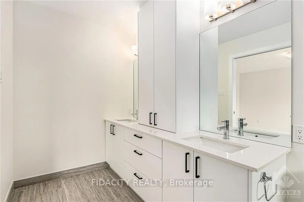 Photo 10 of 634 Hochelaga Street, Ottawa, Carson Meadows — HOMEH