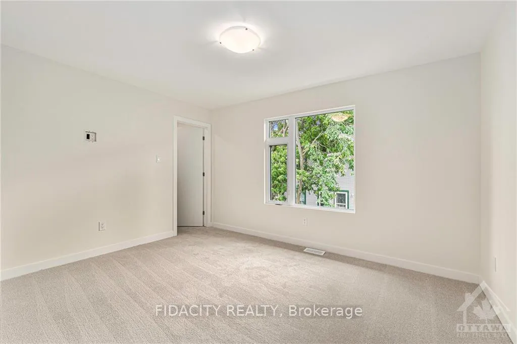 Photo 14 of 634 Hochelaga Street, Ottawa, Carson Meadows — HOMEH