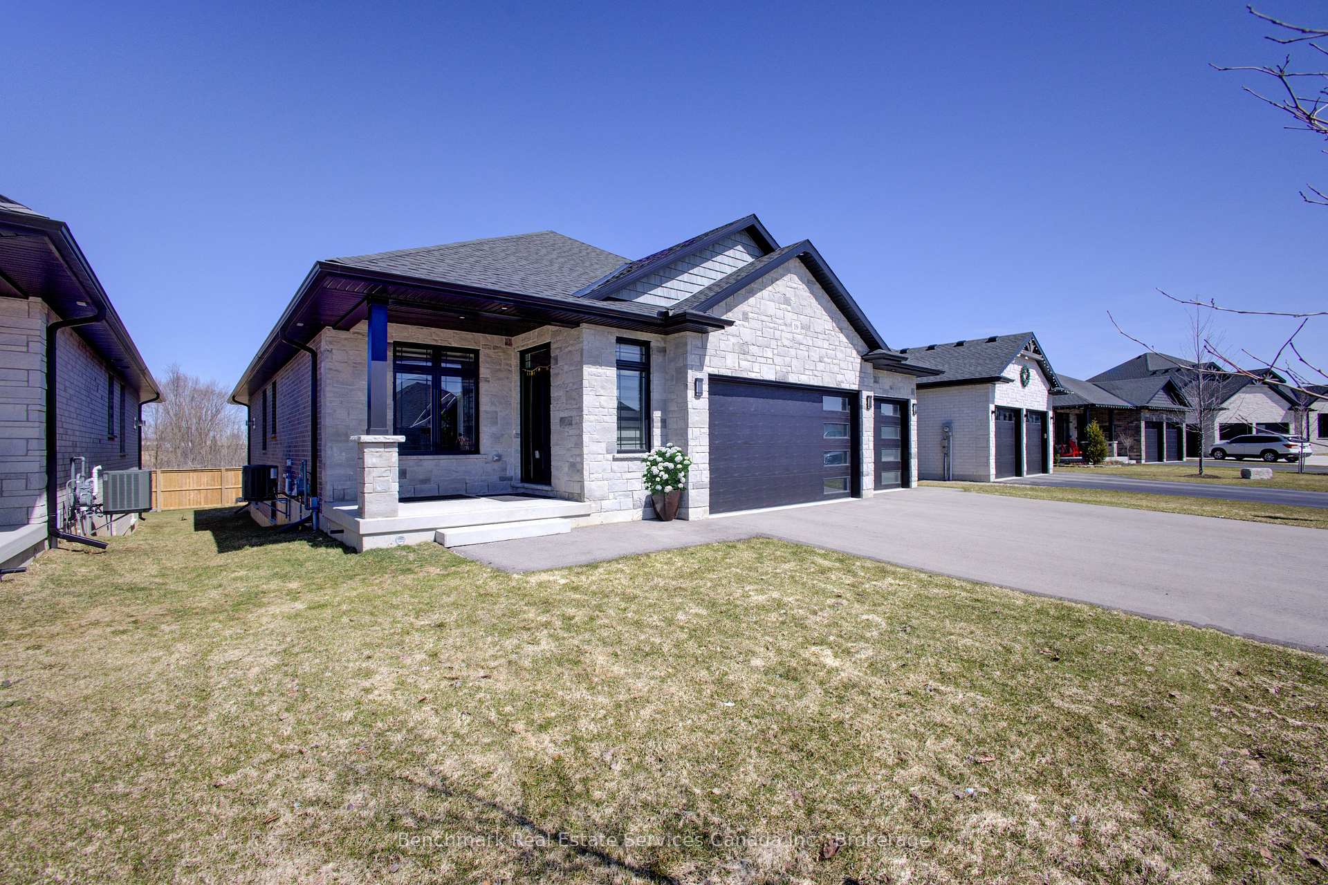 Photo 2 of 19 Winchester Crescent, North Perth, Listowel — HOMEH