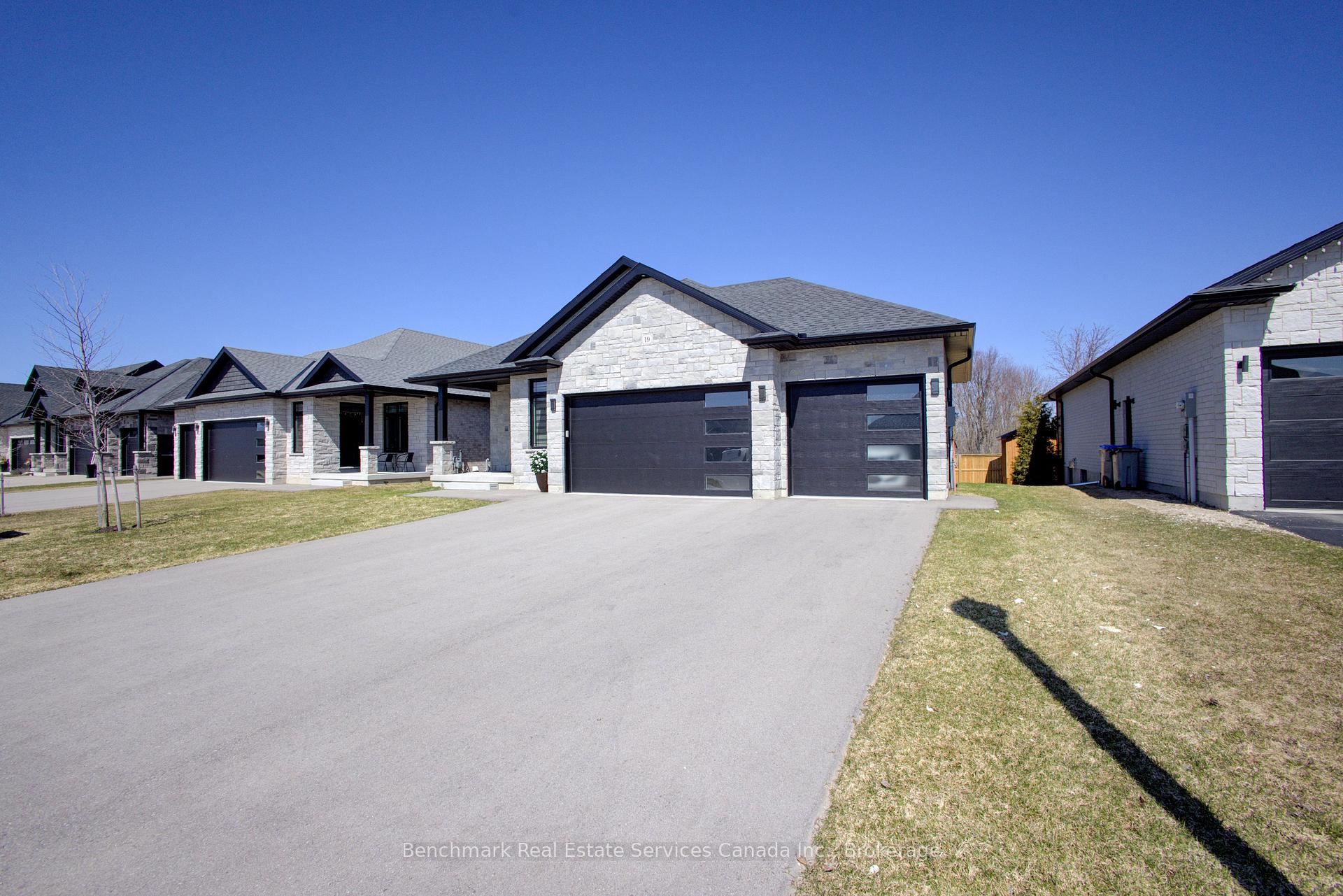 Photo 3 of 19 Winchester Crescent, North Perth, Listowel — HOMEH