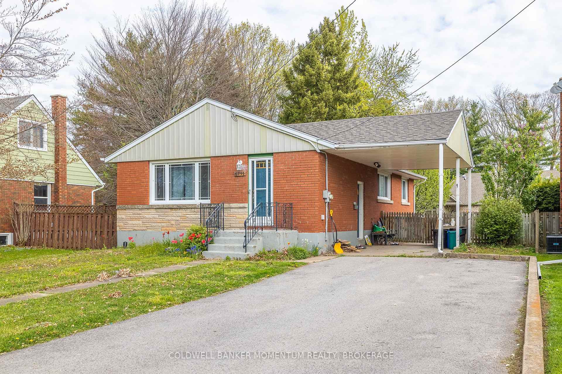 Photo 1 of 6791 O'Neil Street, Niagara Falls, Stamford — HOMEH