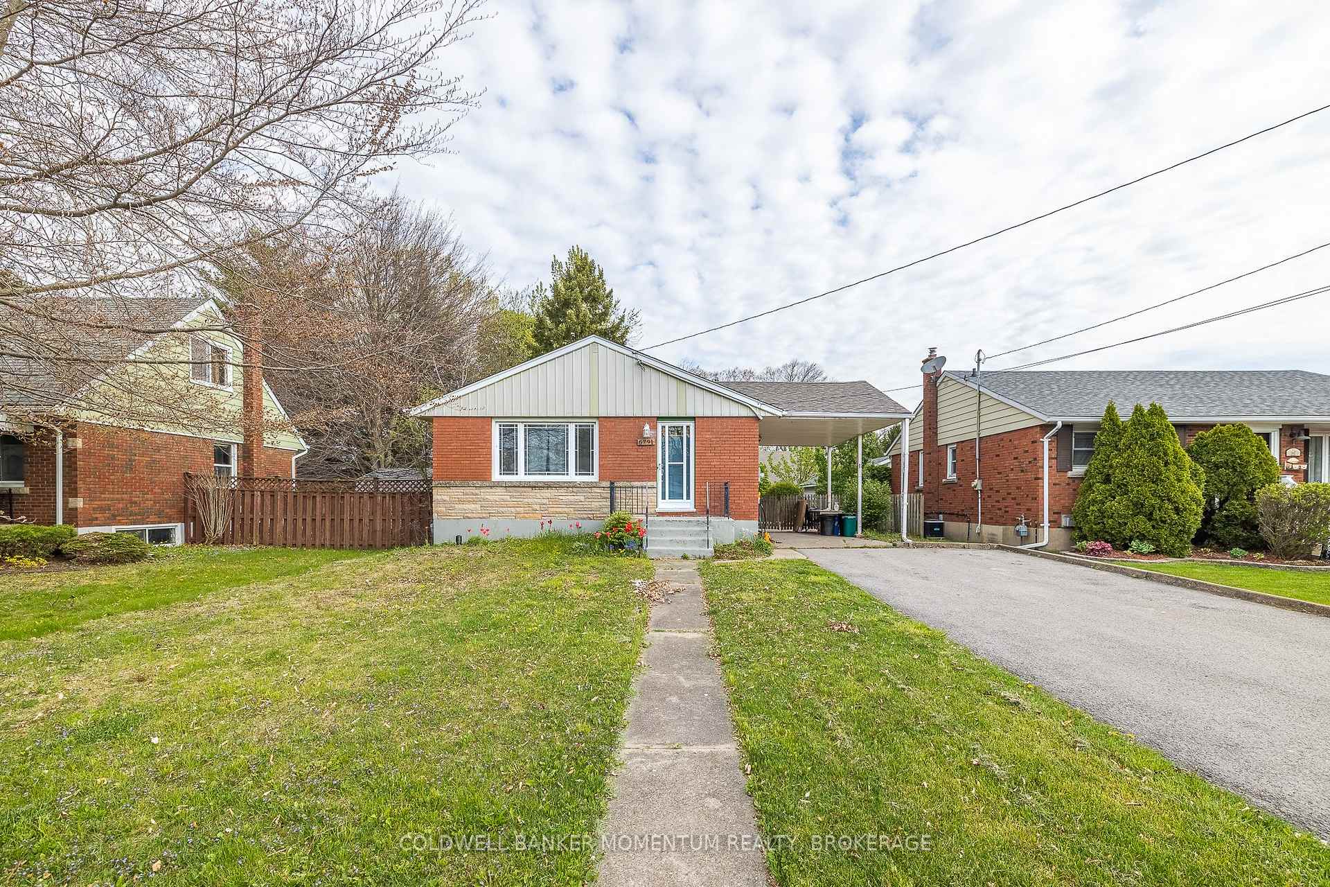 Photo 4 of 6791 O'Neil Street, Niagara Falls, Stamford — HOMEH