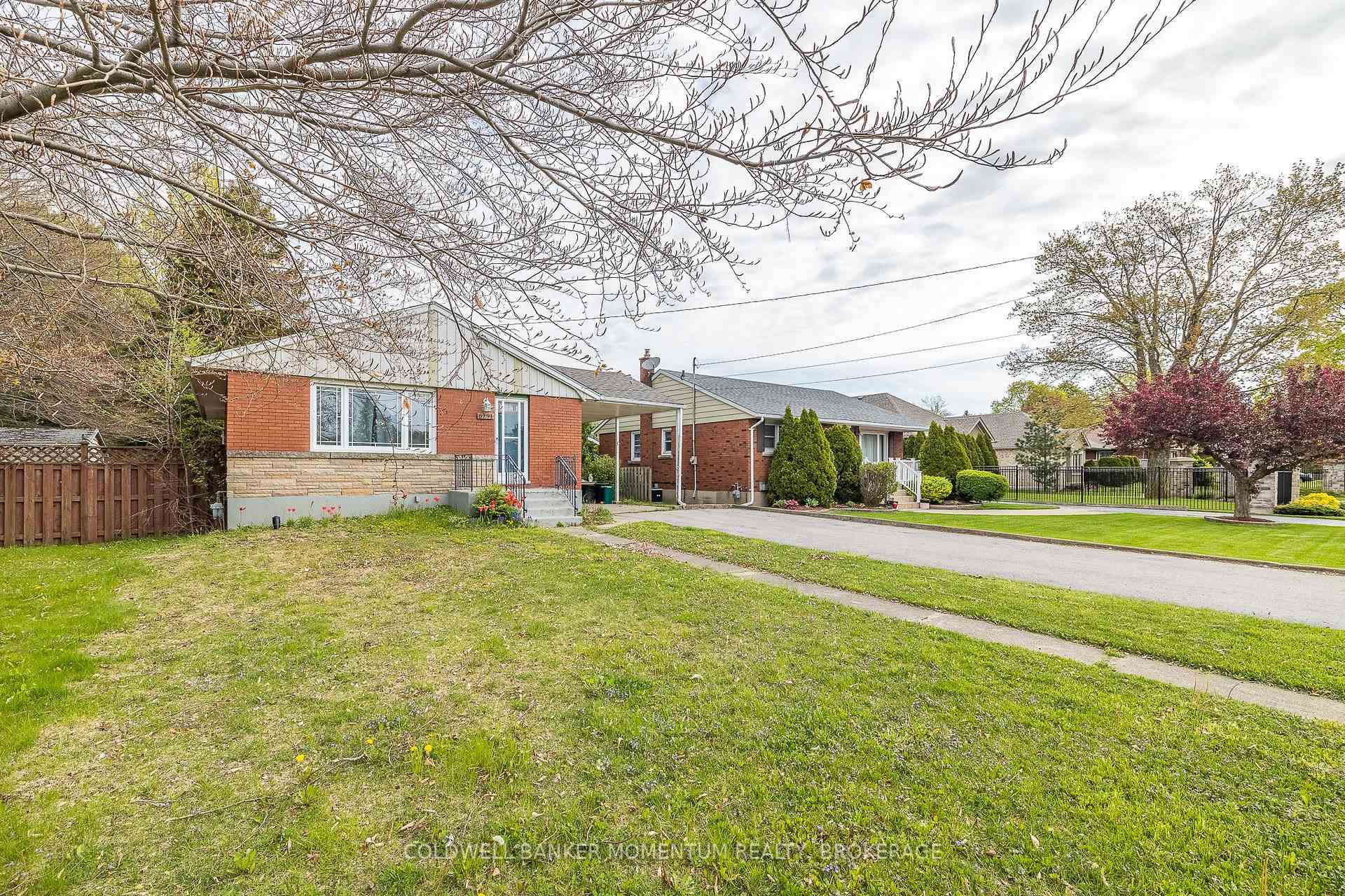 Photo 5 of 6791 O'Neil Street, Niagara Falls, Stamford — HOMEH