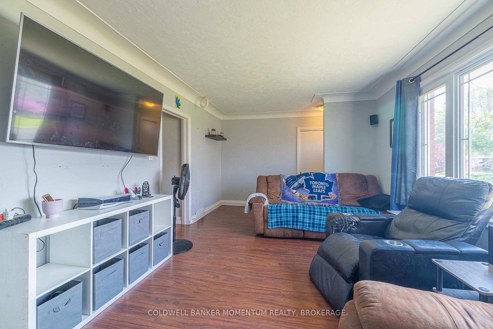 Photo 11 of 6791 O'Neil Street, Niagara Falls, Stamford — HOMEH