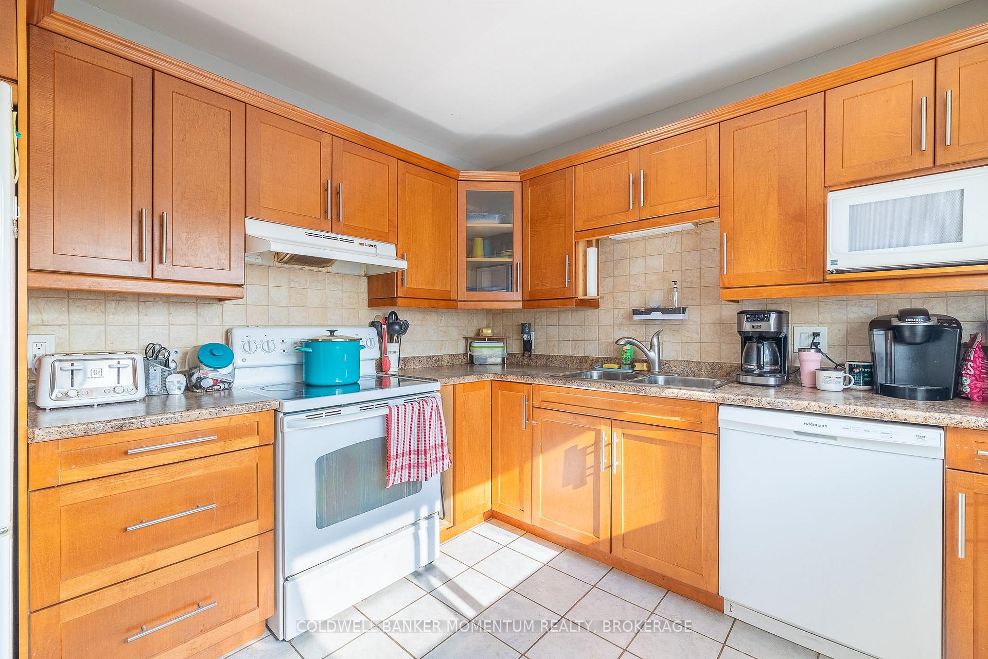 Photo 23 of 6791 O'Neil Street, Niagara Falls, Stamford — HOMEH