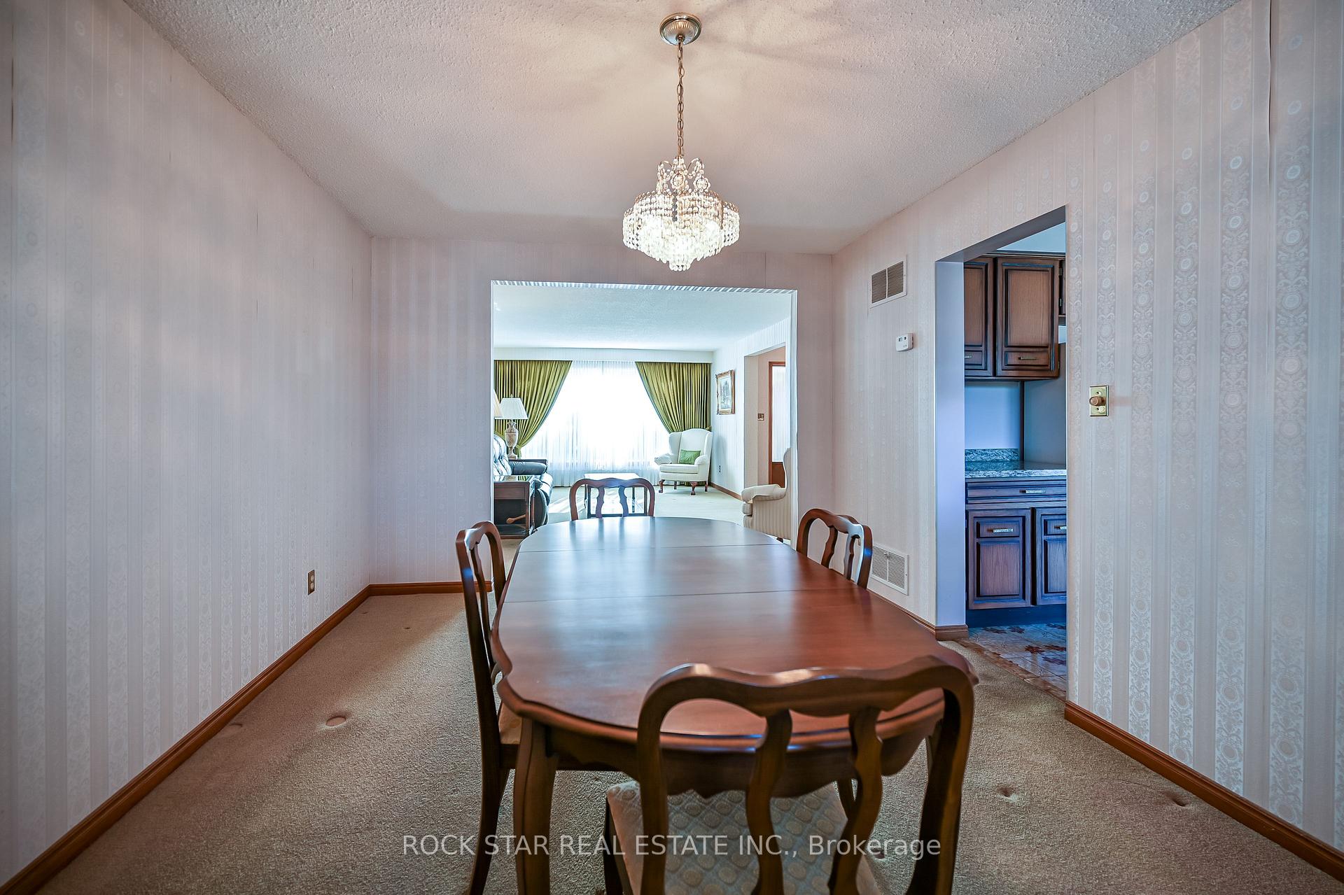 Photo 8 of 321 Creelman Road, Mississauga, Cooksville — HOMEH