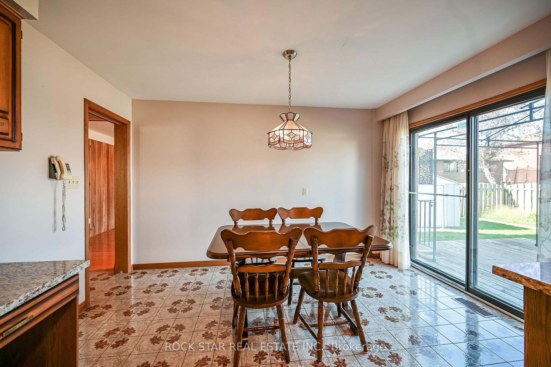 Photo 12 of 321 Creelman Road, Mississauga, Cooksville — HOMEH