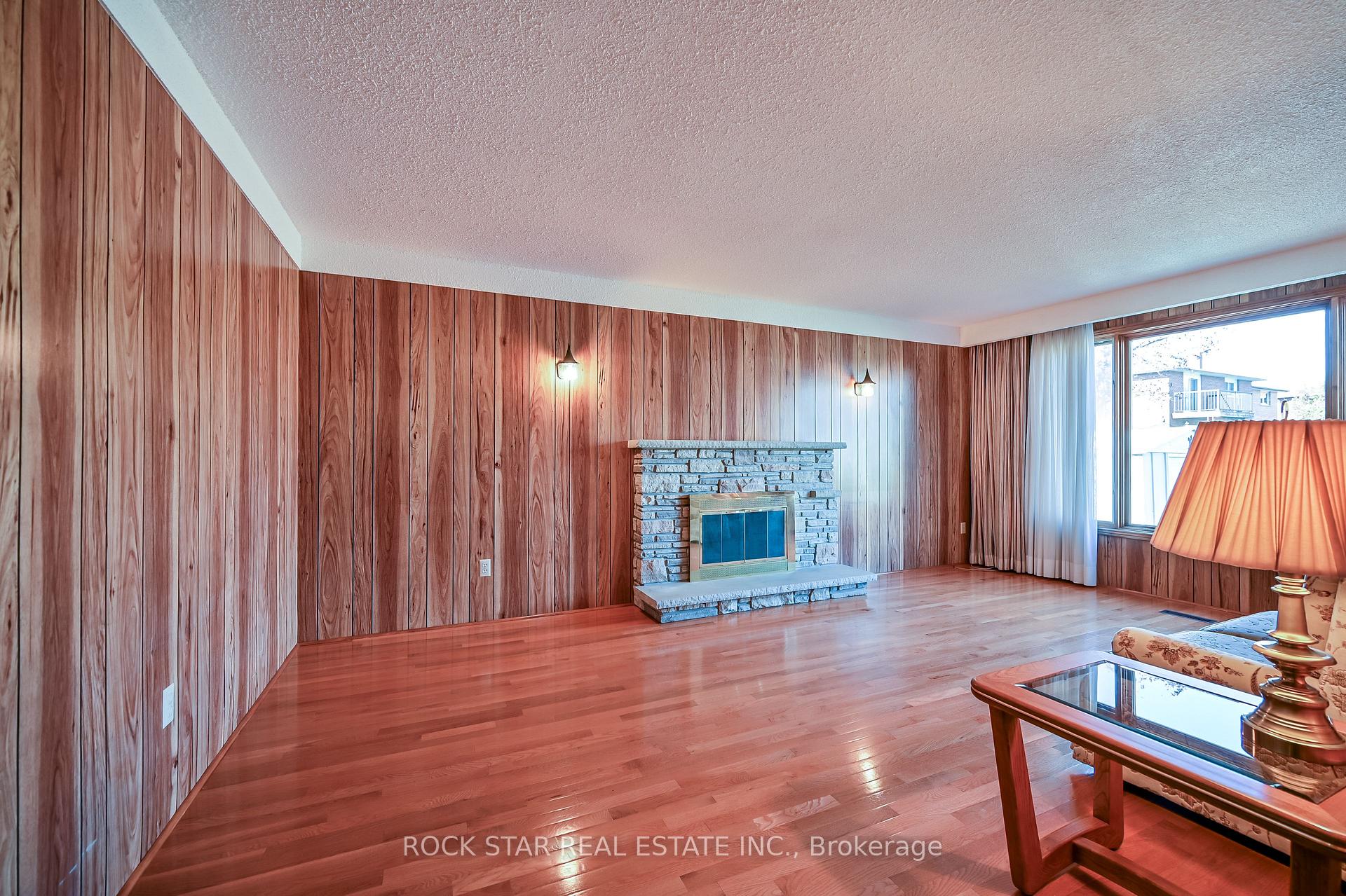 Photo 13 of 321 Creelman Road, Mississauga, Cooksville — HOMEH