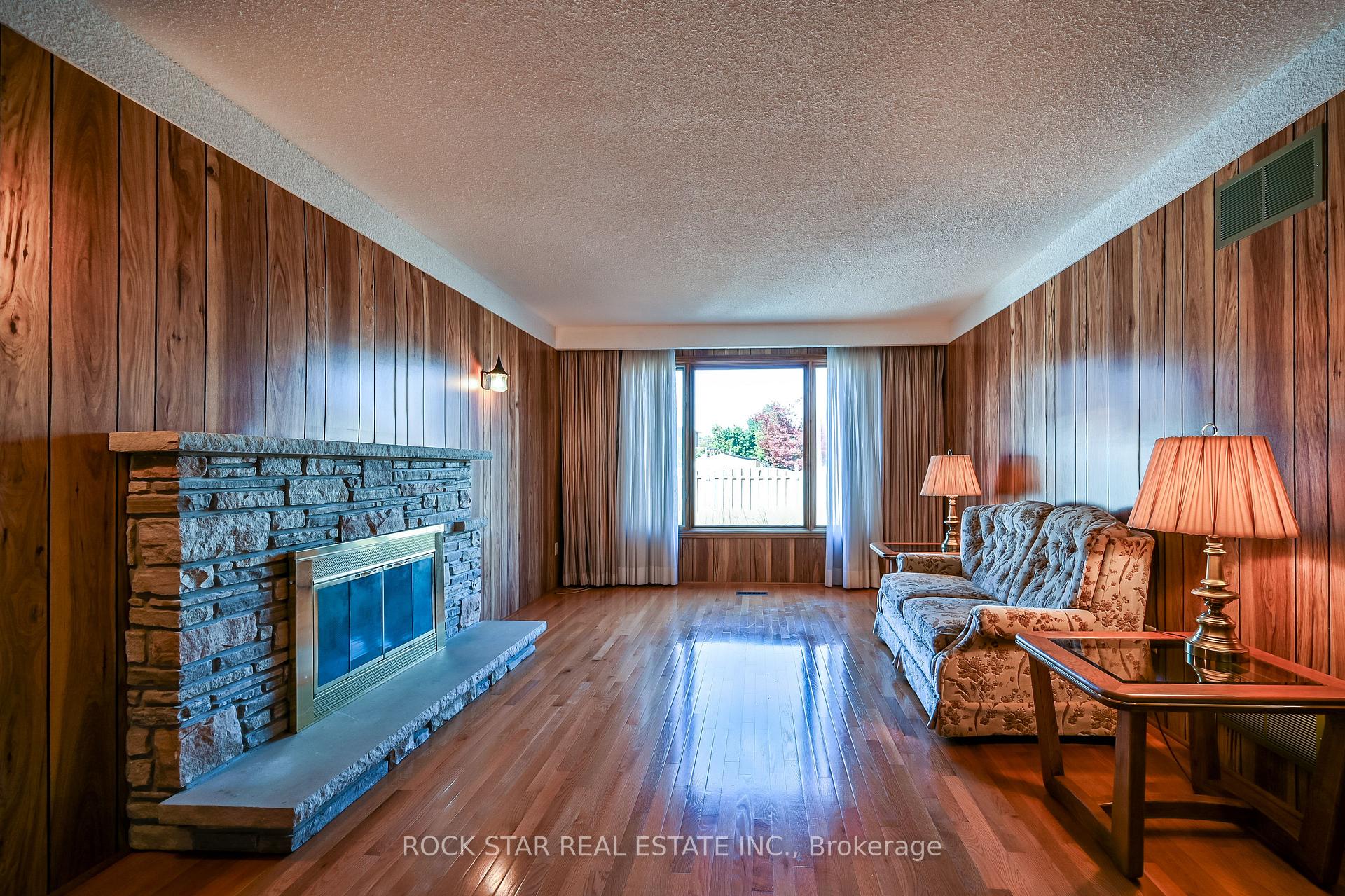 Photo 14 of 321 Creelman Road, Mississauga, Cooksville — HOMEH