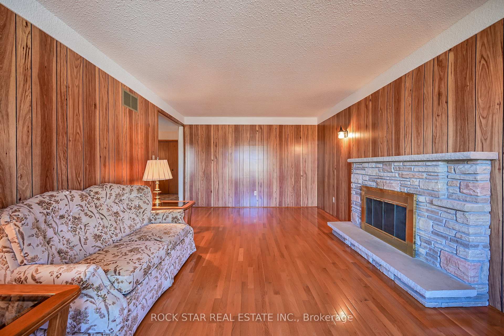Photo 15 of 321 Creelman Road, Mississauga, Cooksville — HOMEH