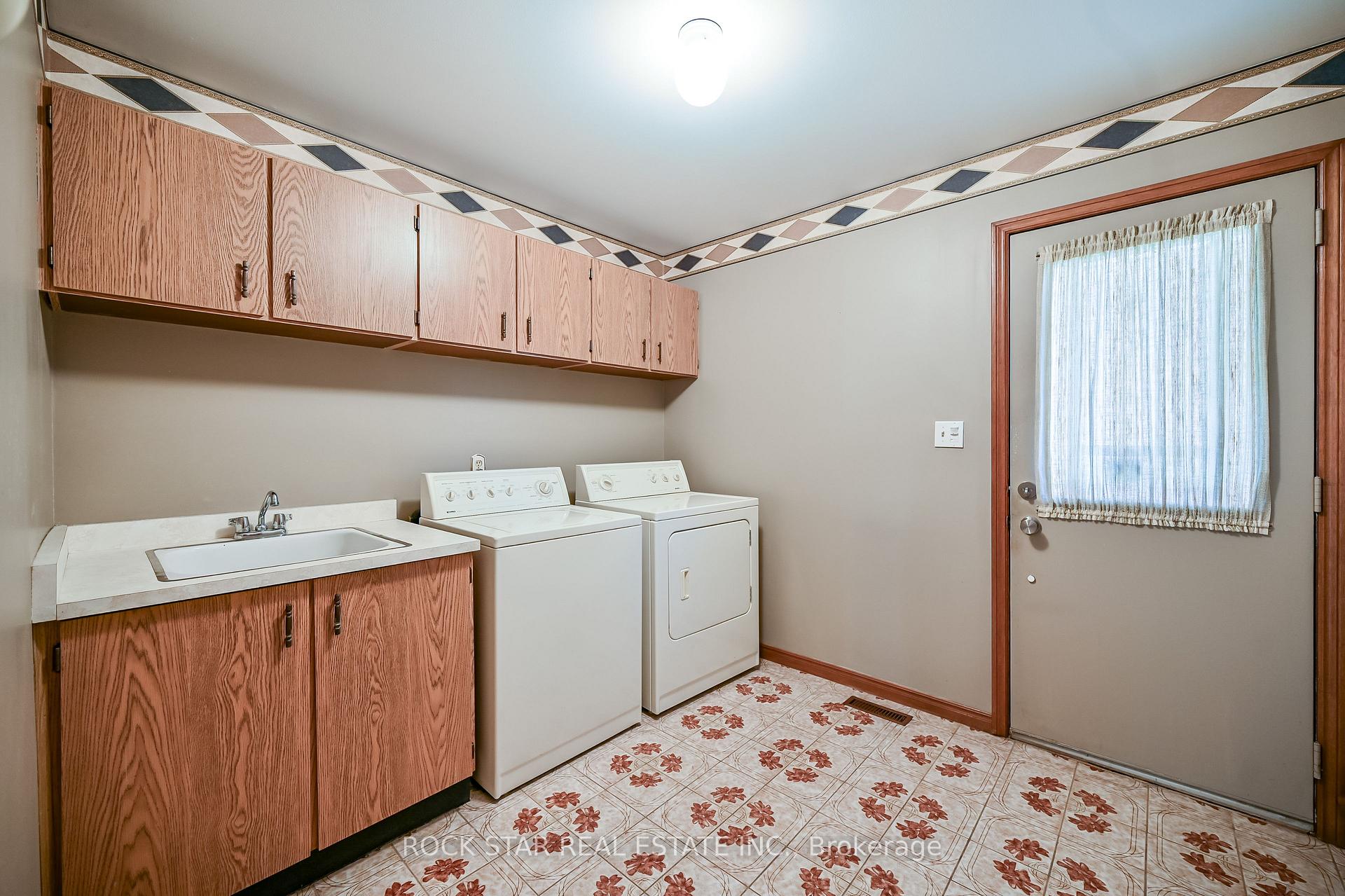 Photo 17 of 321 Creelman Road, Mississauga, Cooksville — HOMEH