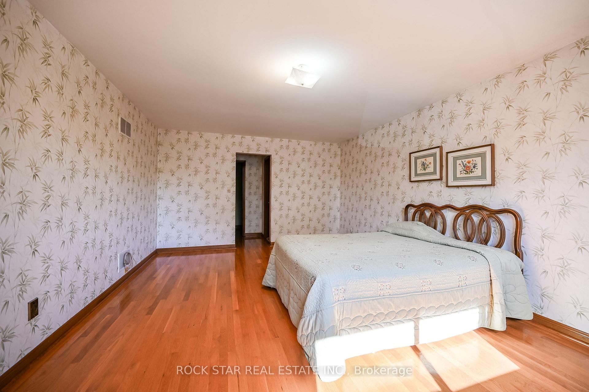Photo 19 of 321 Creelman Road, Mississauga, Cooksville — HOMEH