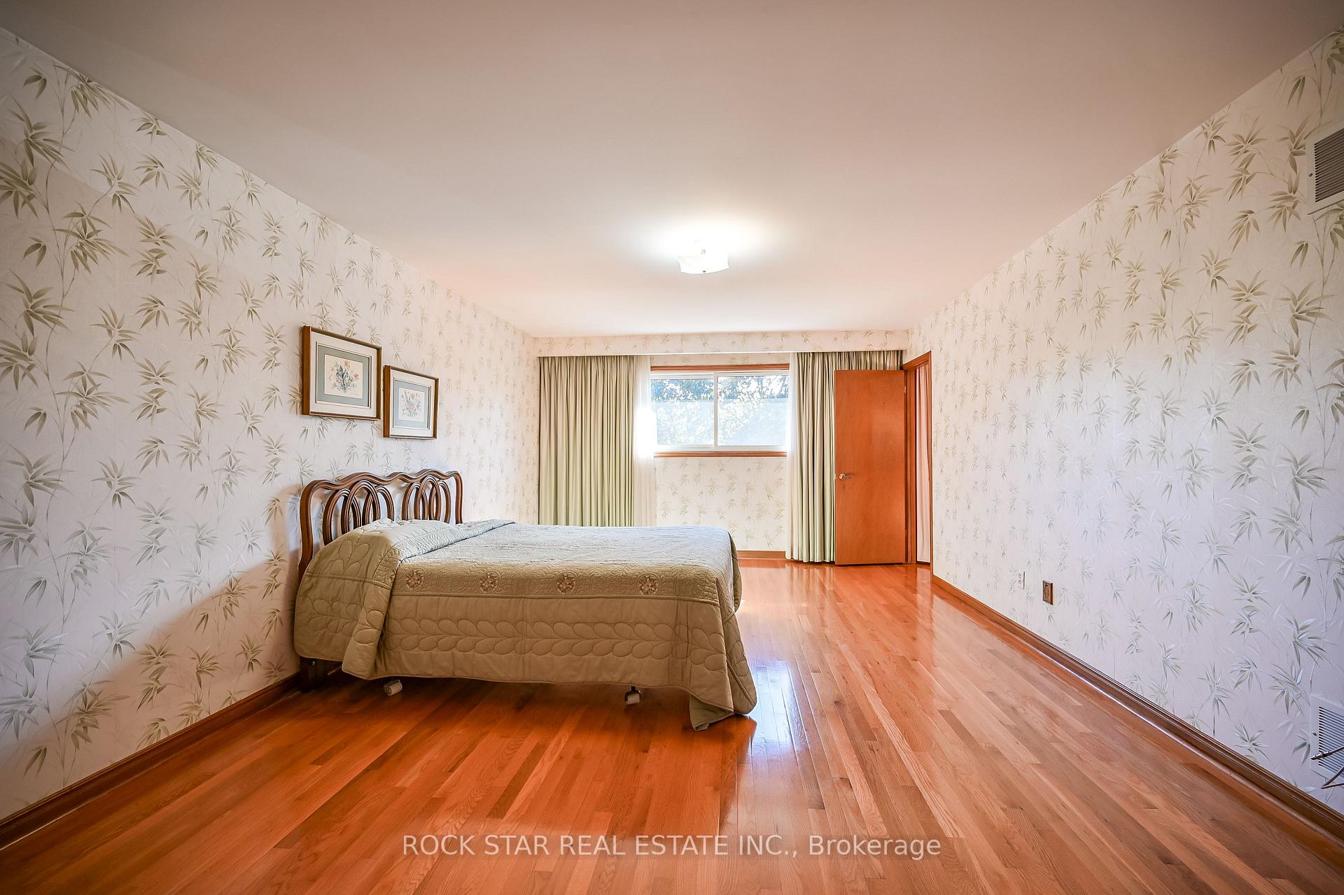 Photo 20 of 321 Creelman Road, Mississauga, Cooksville — HOMEH