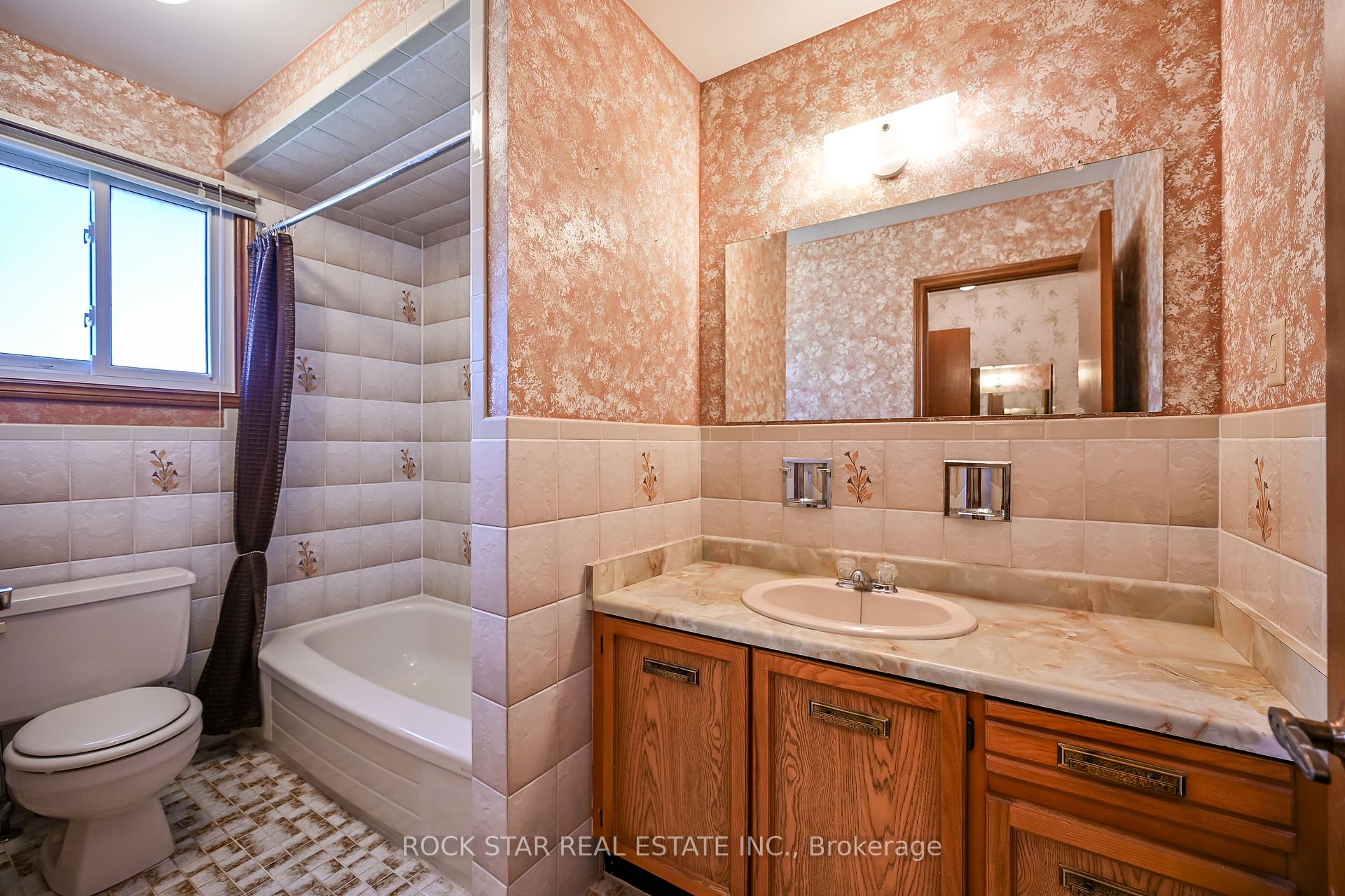 Photo 22 of 321 Creelman Road, Mississauga, Cooksville — HOMEH