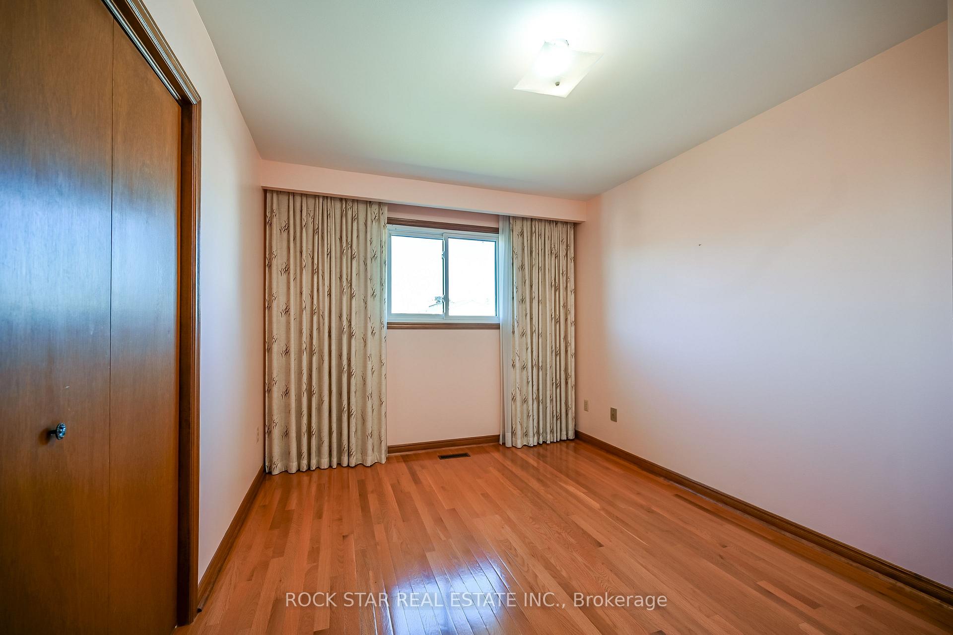Photo 27 of 321 Creelman Road, Mississauga, Cooksville — HOMEH